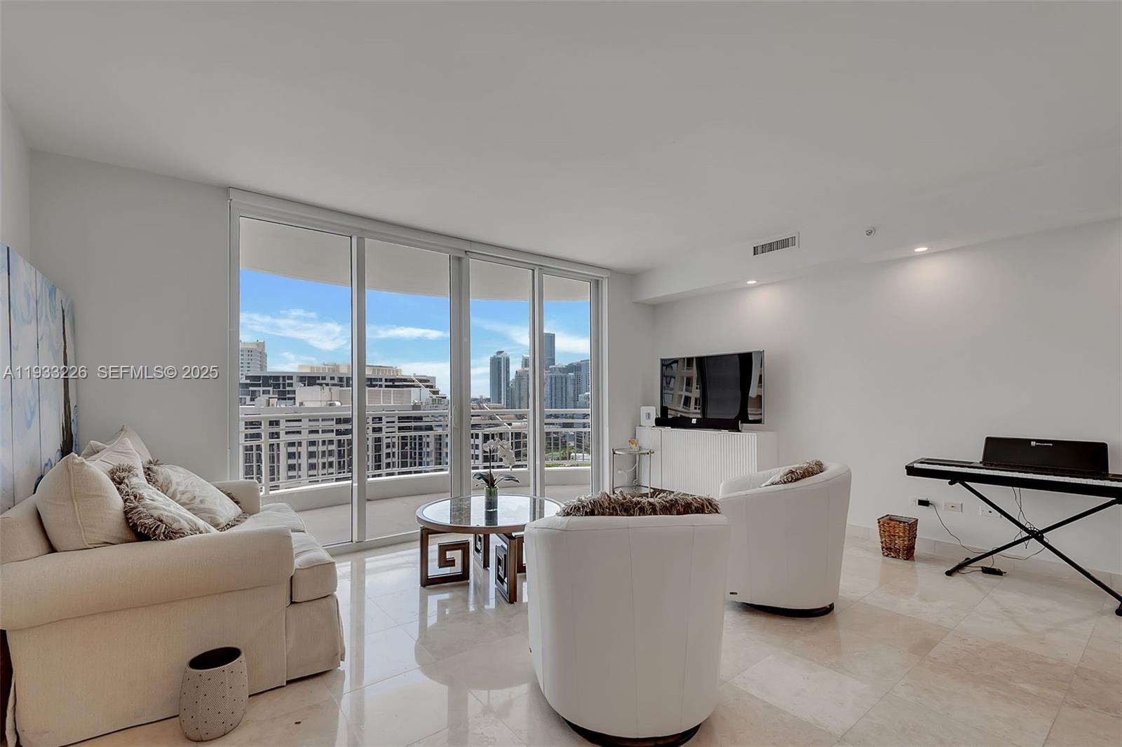 848 Brickell Key Dr #1803, Miami FL 33131