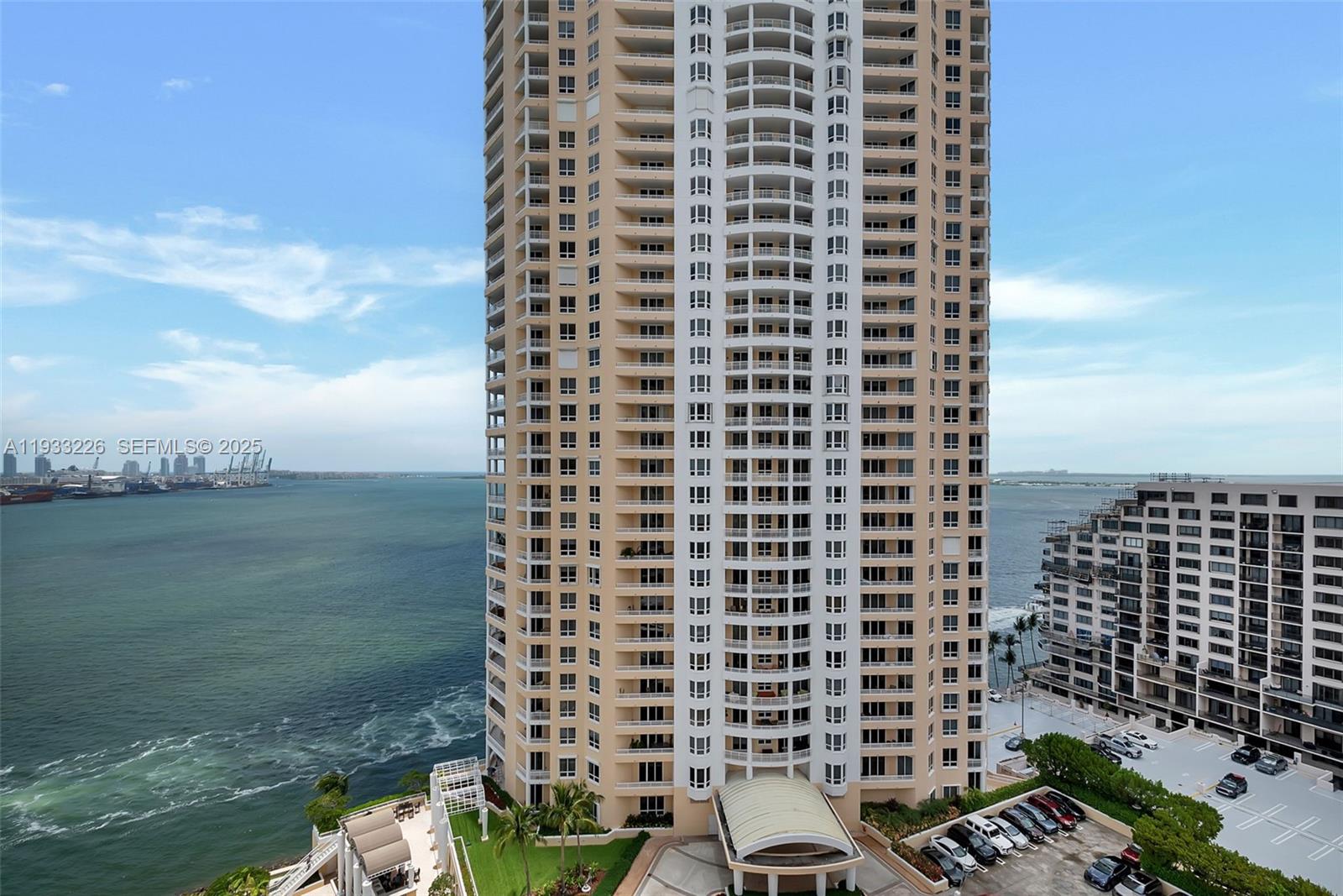848 Brickell Key Dr #1803, Miami FL 33131