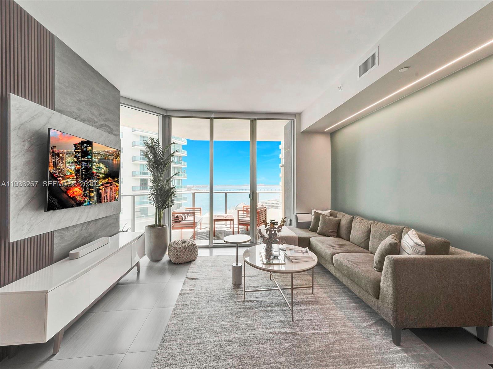 1300 Brickell Bay Dr #2109, Miami FL 33131