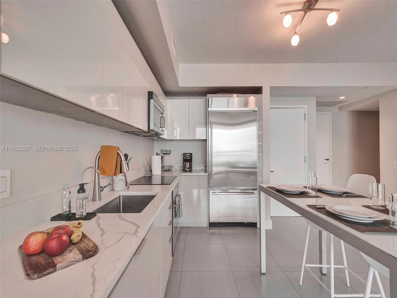 1300 Brickell Bay Dr #2109, Miami FL 33131