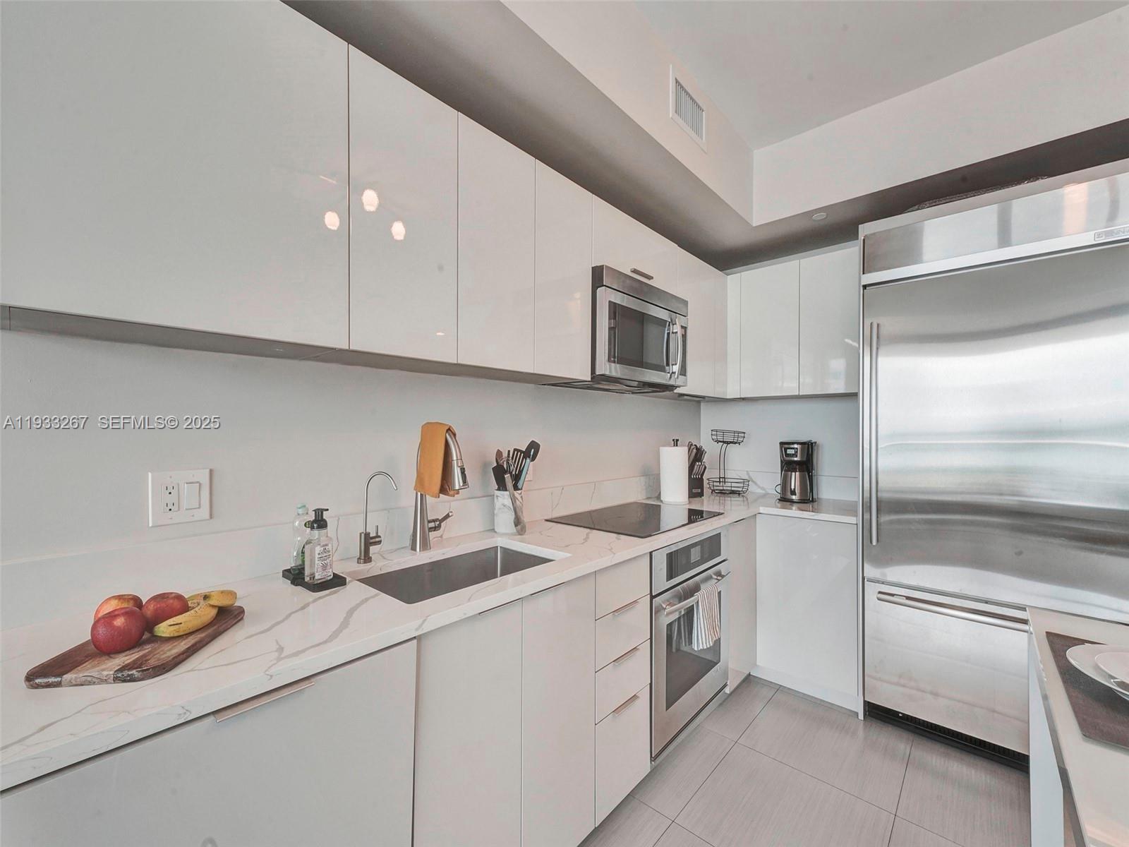 1300 Brickell Bay Dr #2109, Miami FL 33131