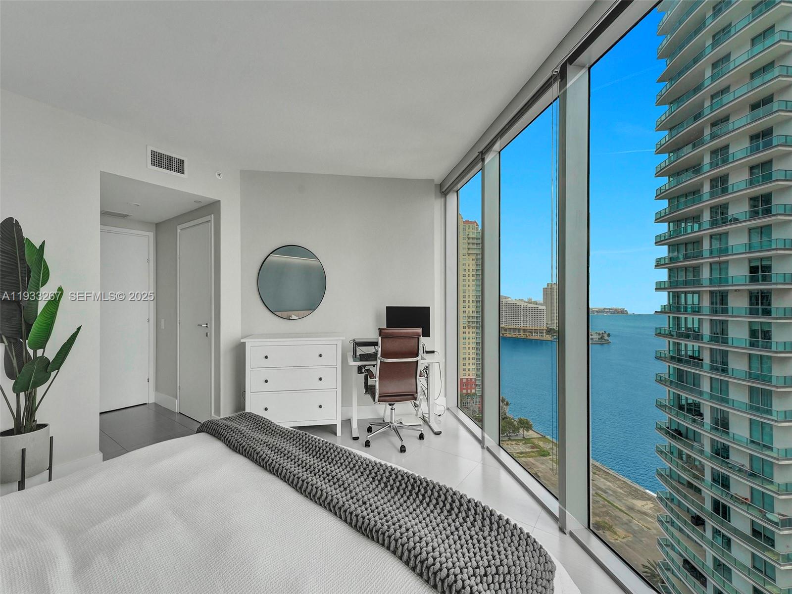 1300 Brickell Bay Dr #2109, Miami FL 33131