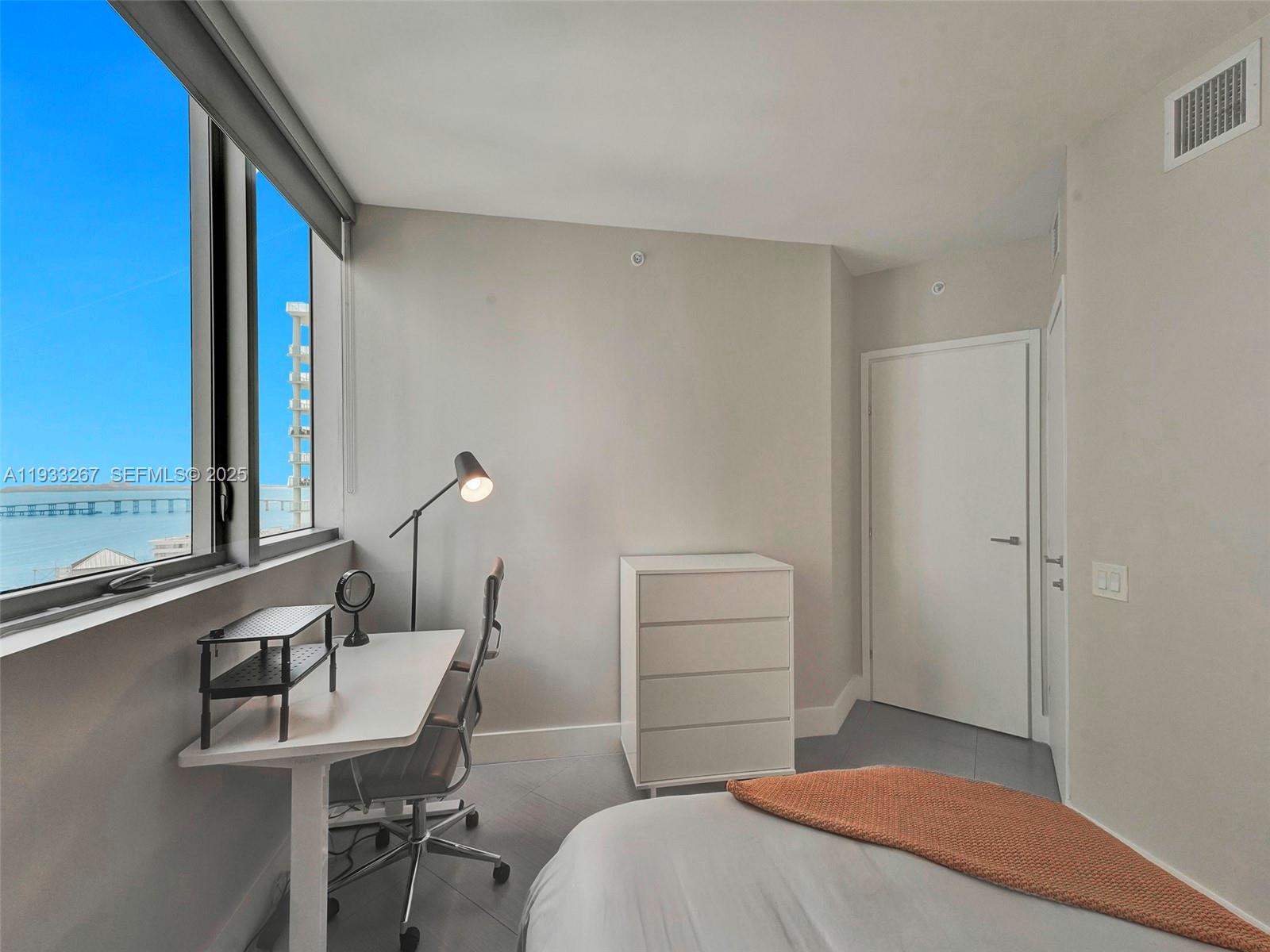 1300 Brickell Bay Dr #2109, Miami FL 33131