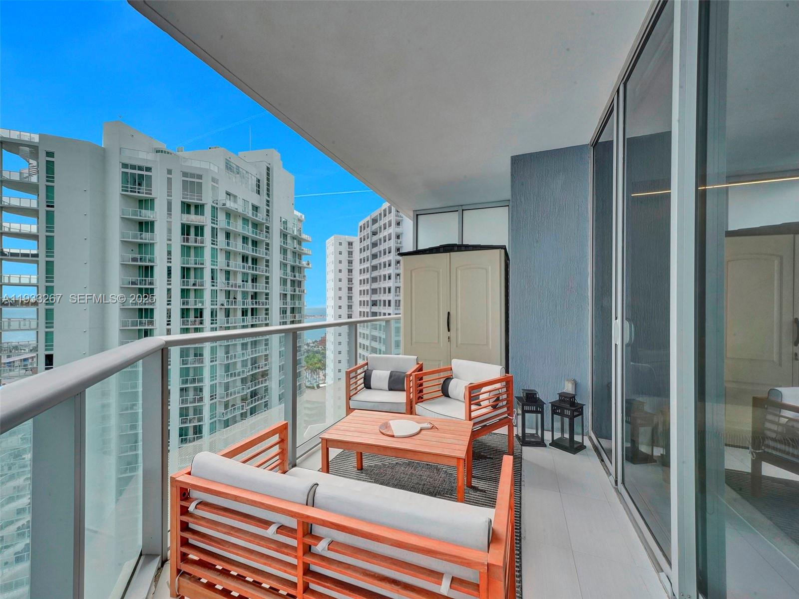 1300 Brickell Bay Dr #2109, Miami FL 33131