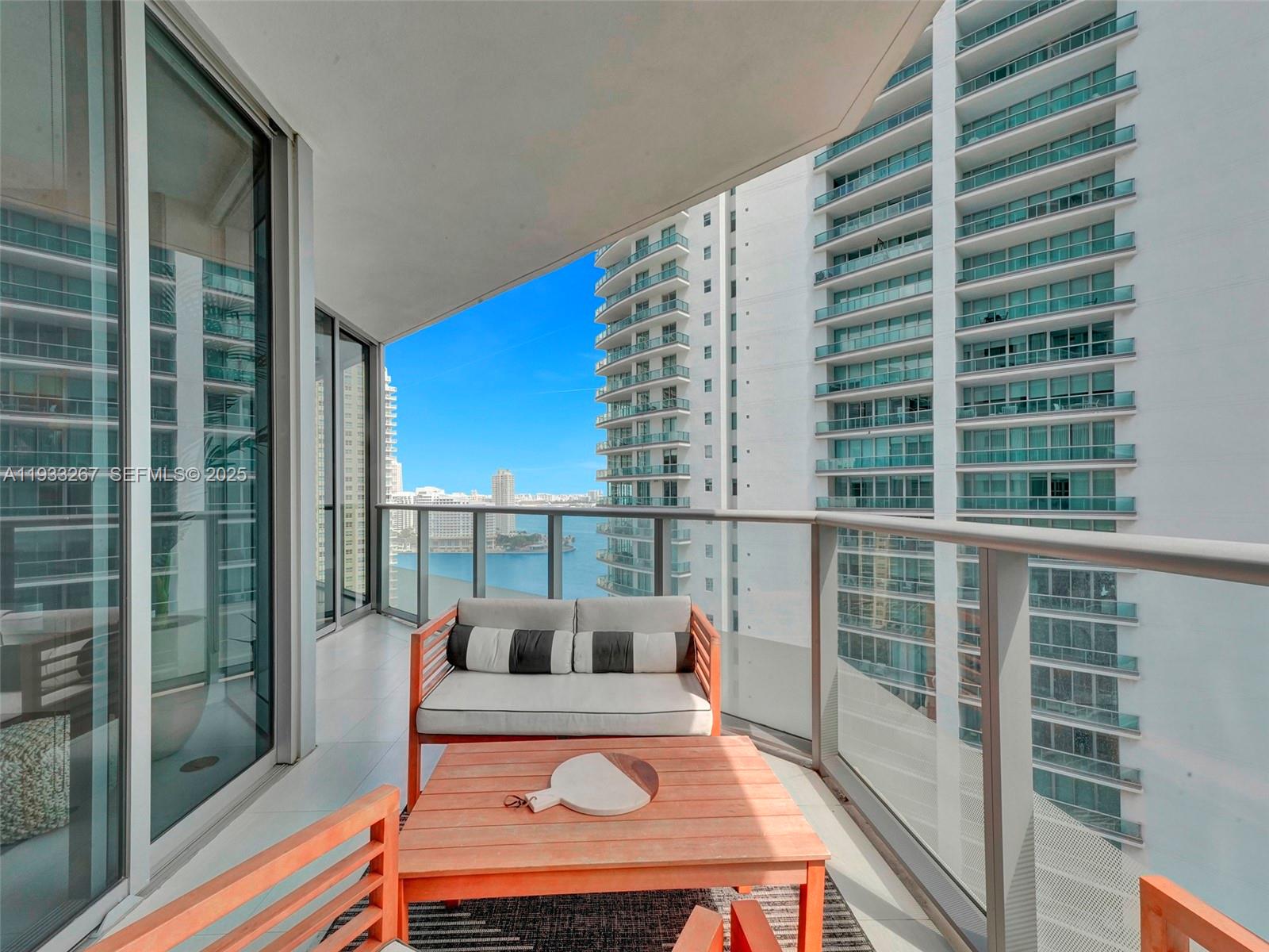 1300 Brickell Bay Dr #2109, Miami FL 33131
