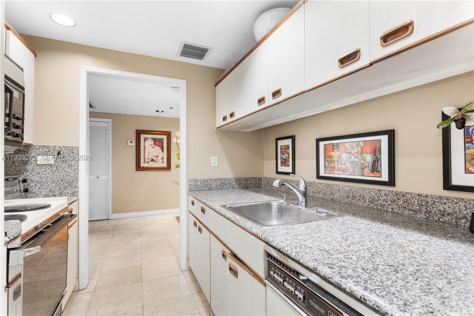 1581 Brickell Ave #107, Miami FL 33129