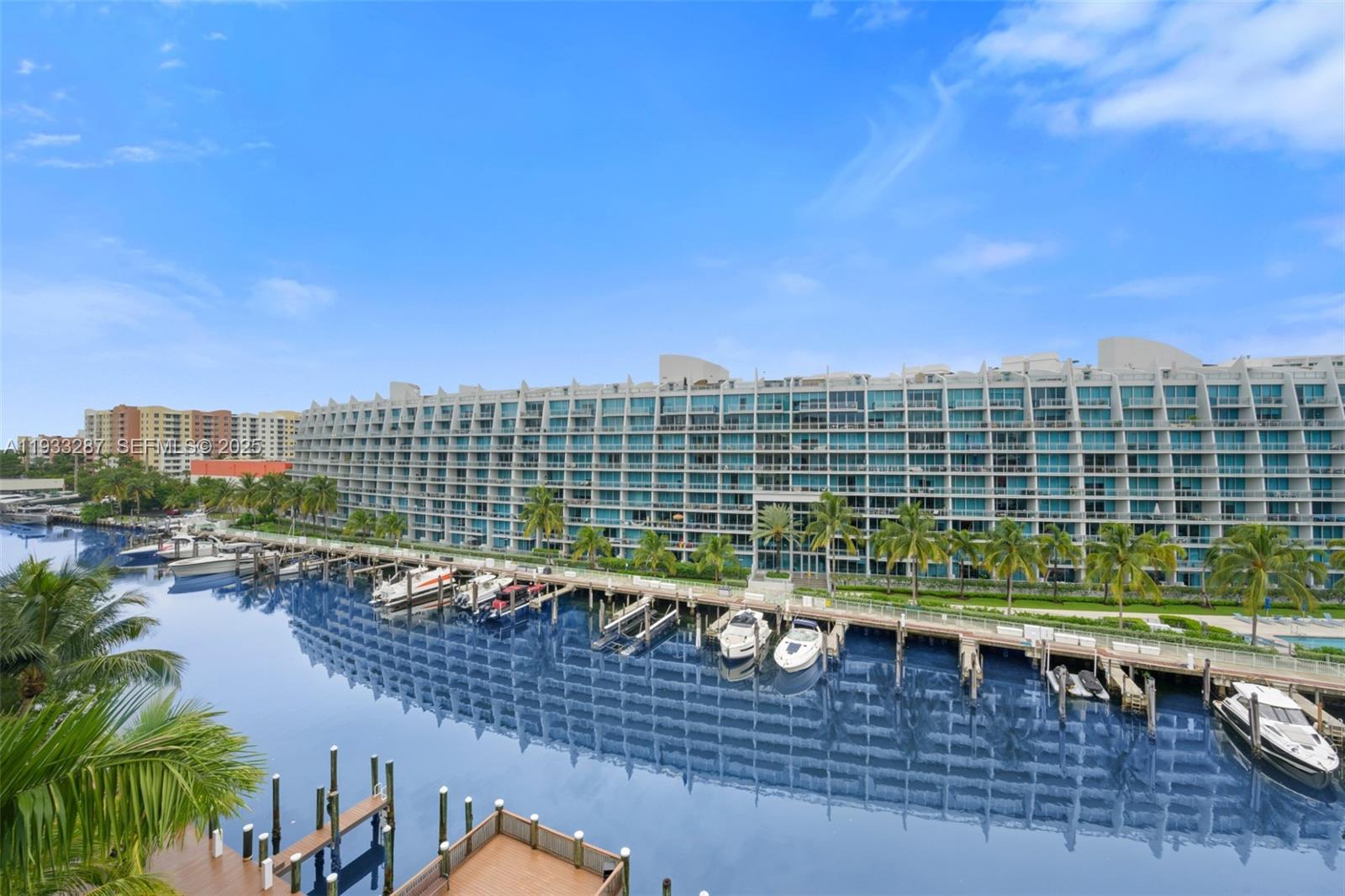 3001 NE 185th St #613, Aventura FL 33180