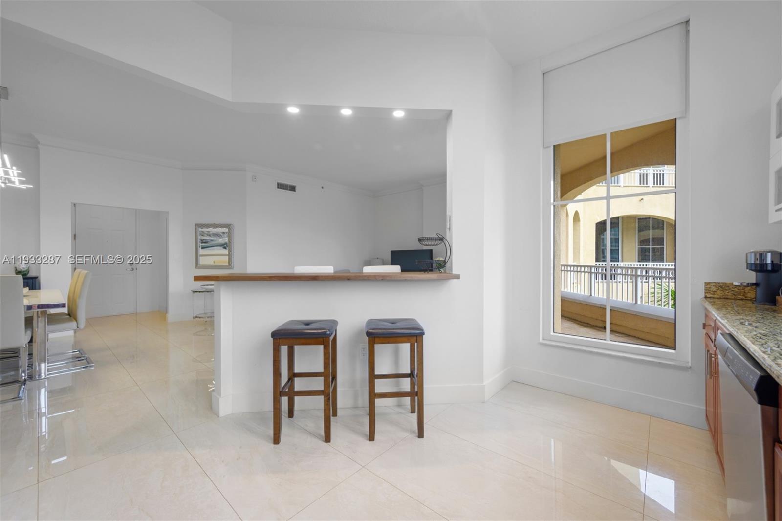 3001 NE 185th St #613, Aventura FL 33180