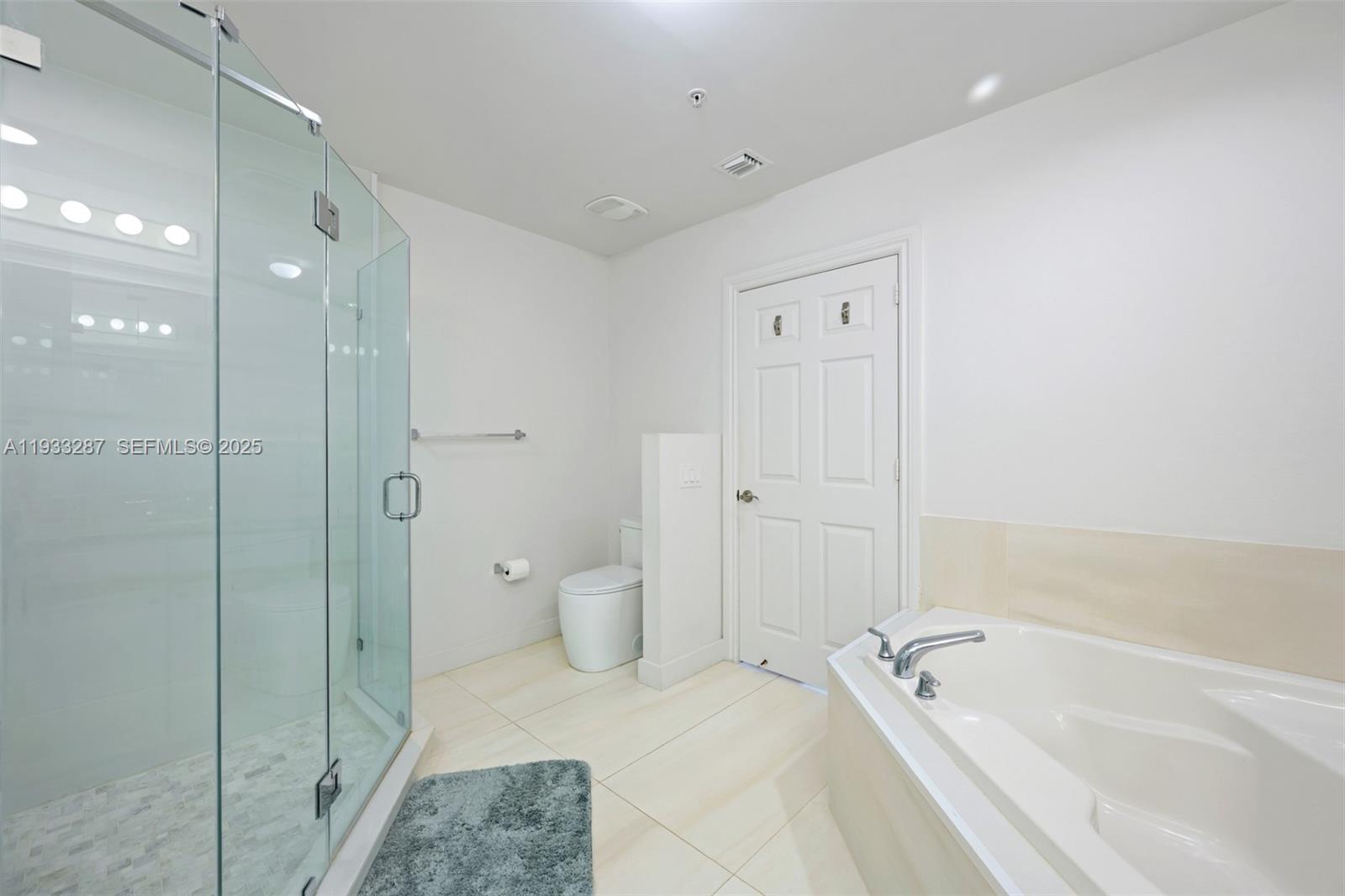 3001 NE 185th St #613, Aventura FL 33180