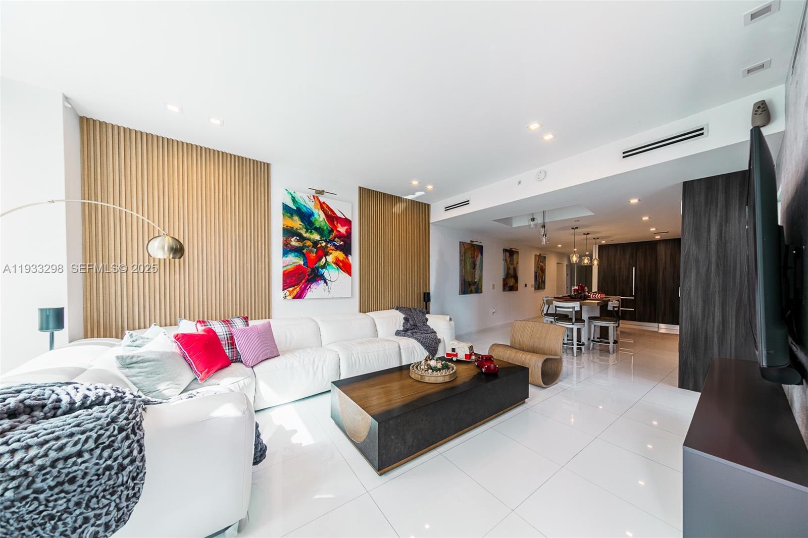 851 NE 1st Ave #2111, Miami FL 33132