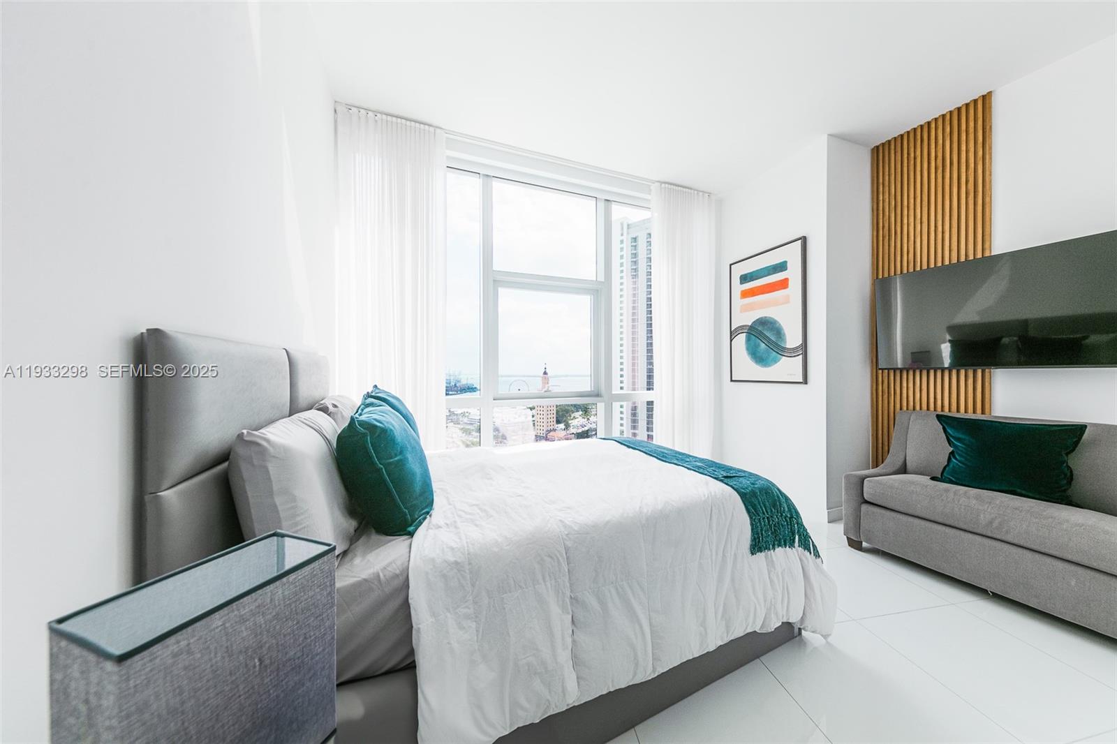 851 NE 1st Ave #2111, Miami FL 33132