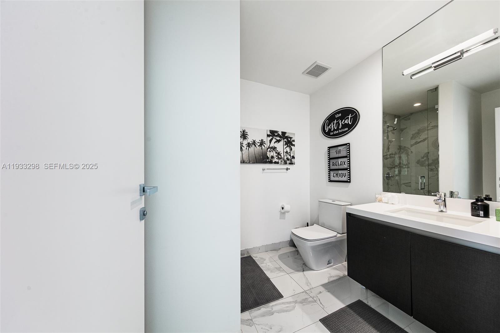 851 NE 1st Ave #2111, Miami FL 33132
