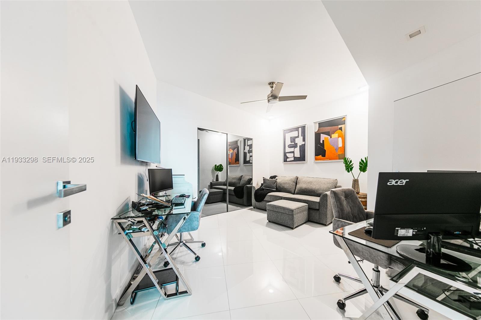 851 NE 1st Ave #2111, Miami FL 33132