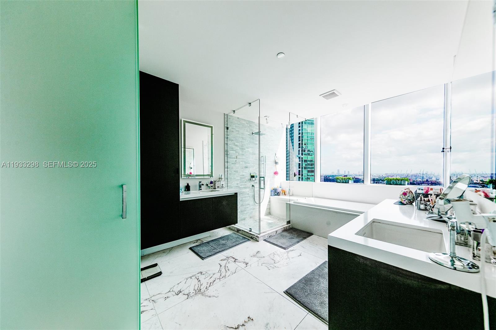 851 NE 1st Ave #2111, Miami FL 33132