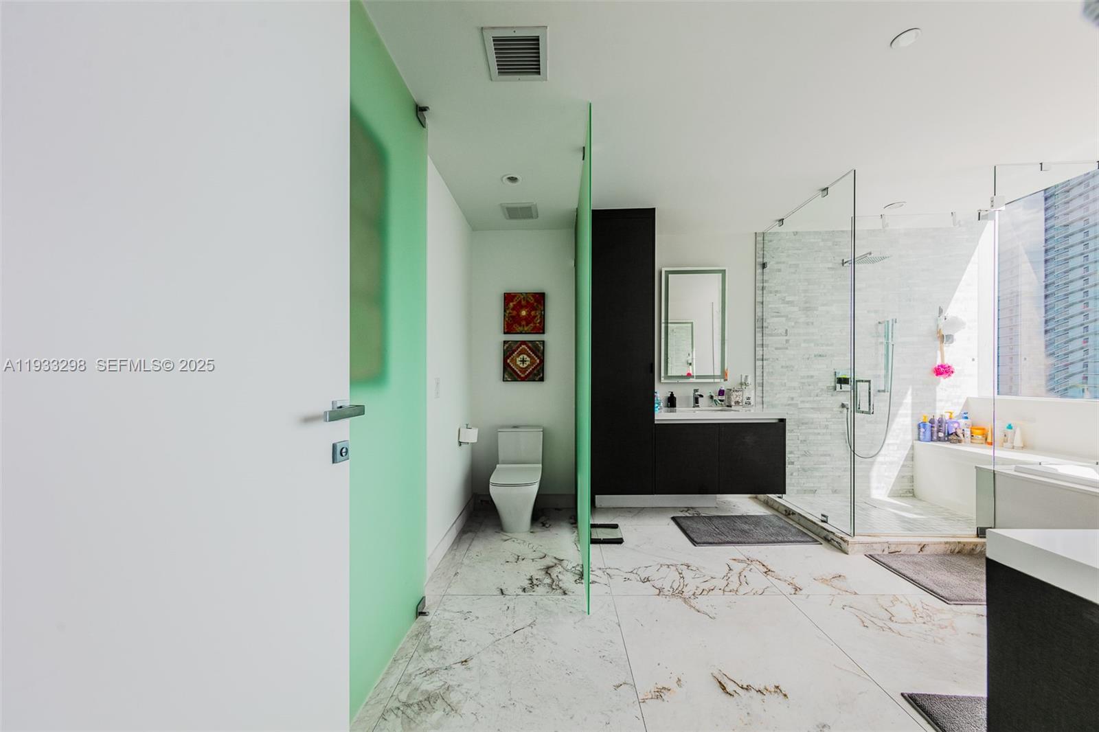 851 NE 1st Ave #2111, Miami FL 33132