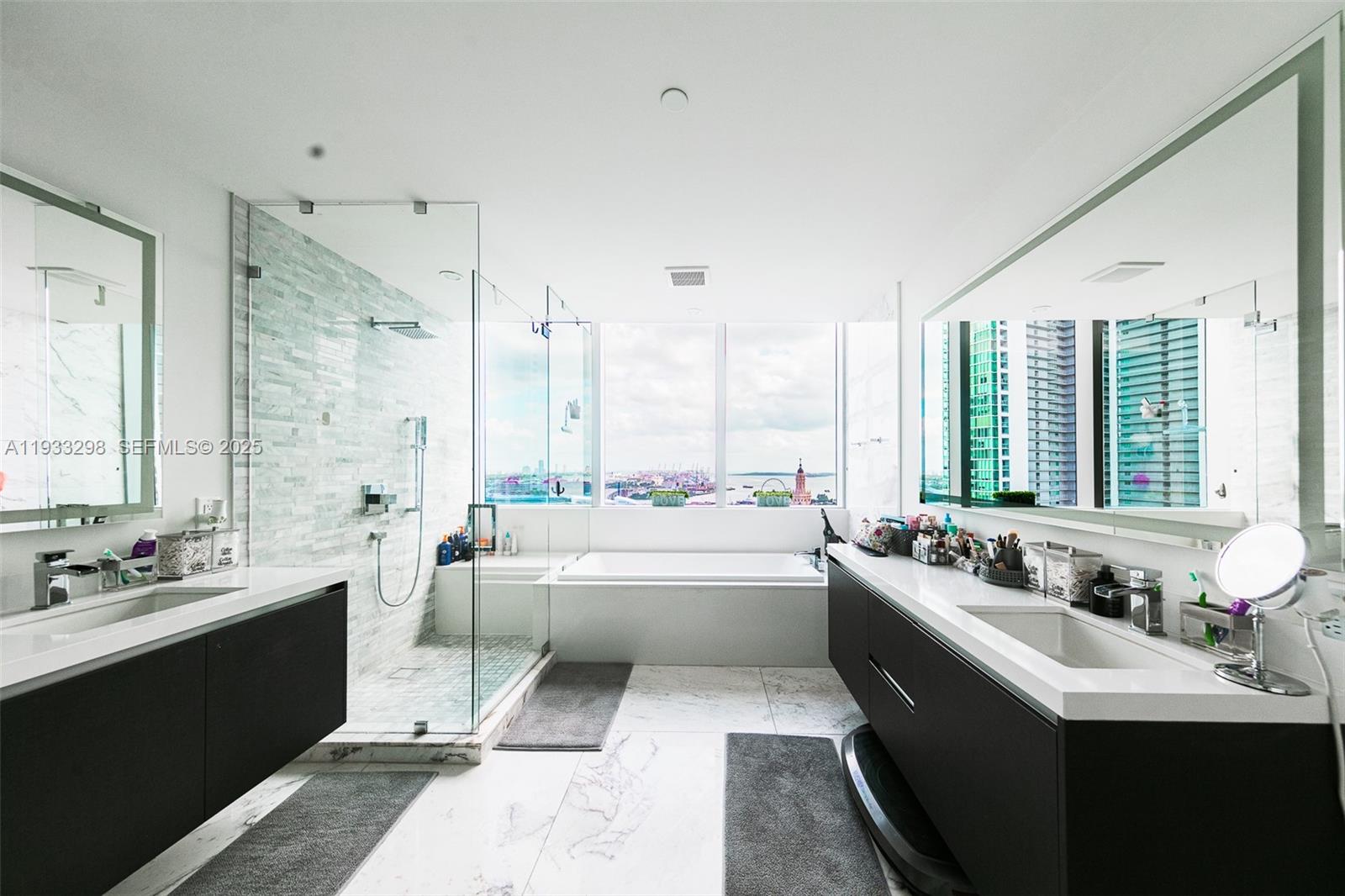 851 NE 1st Ave #2111, Miami FL 33132