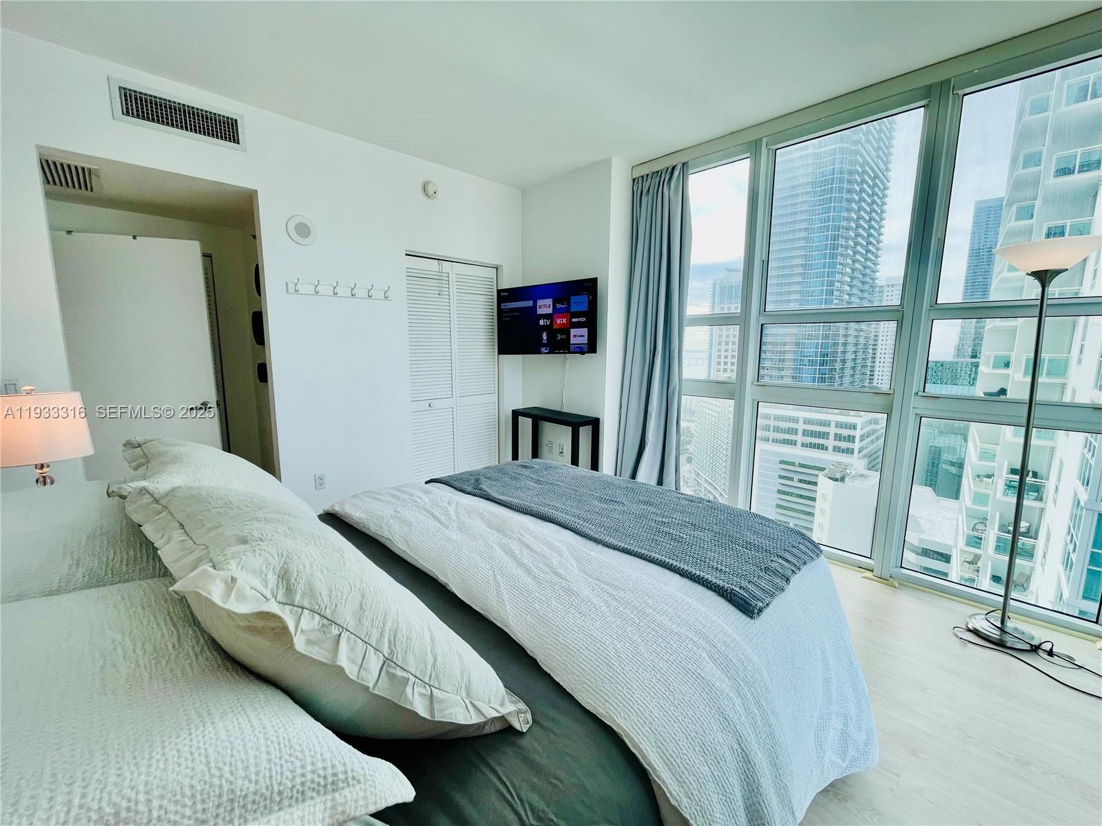 950 Brickell Bay Dr #2601, Miami FL 33131