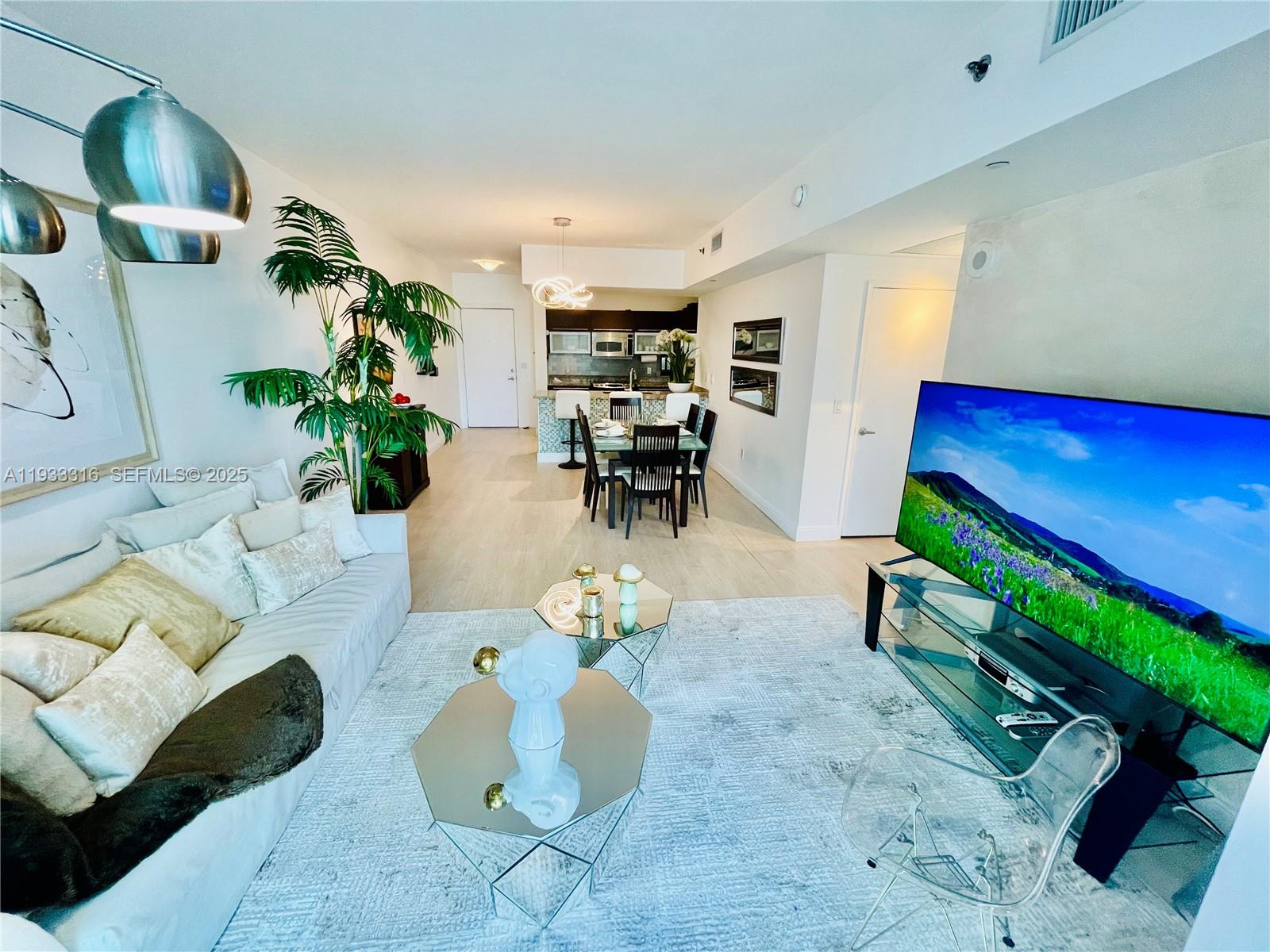 950 Brickell Bay Dr #2601, Miami FL 33131