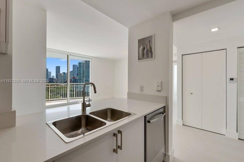 2475 Brickell Ave #1606, Miami FL 33129