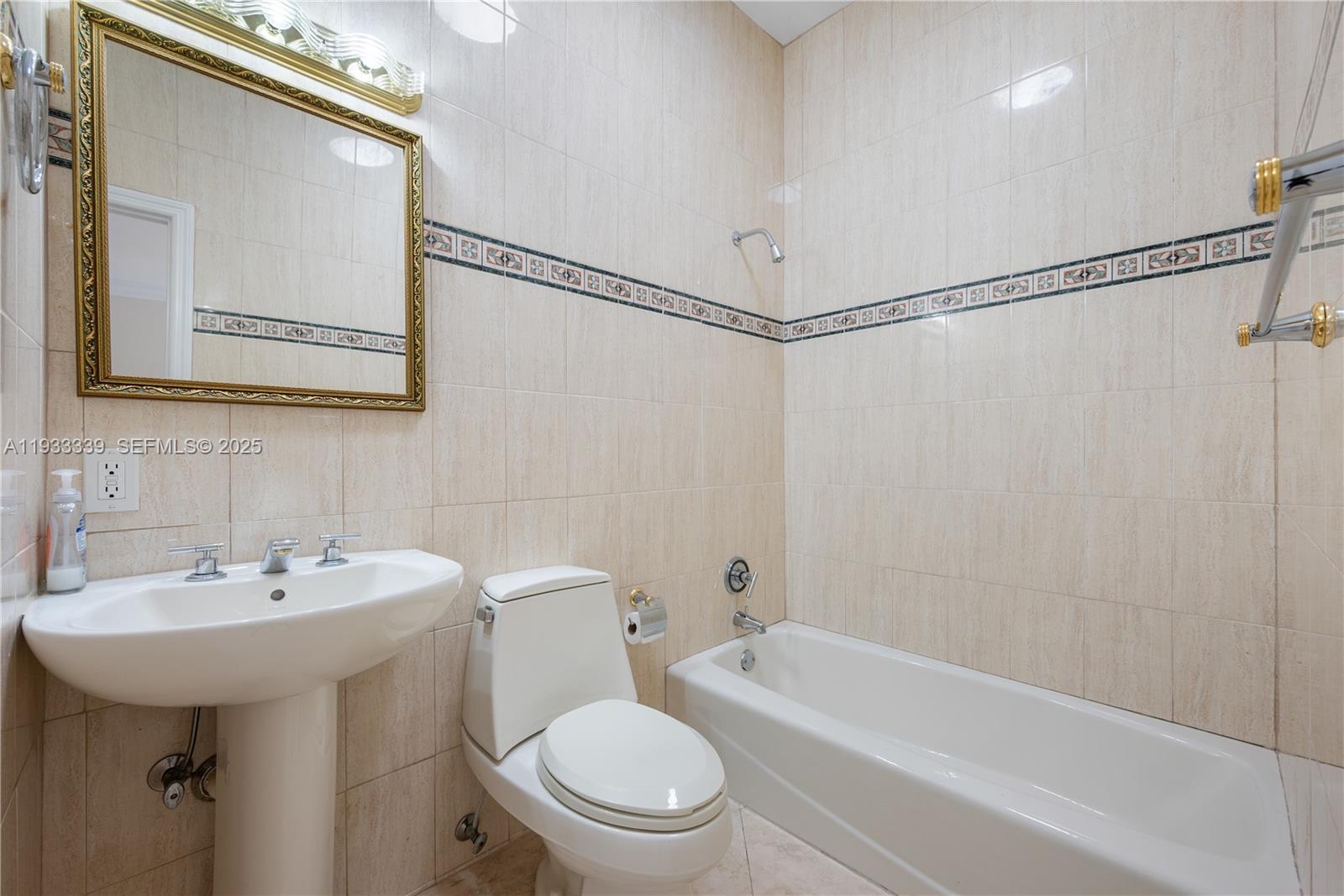 1511 Agua Ave, Coral Gables FL 33156