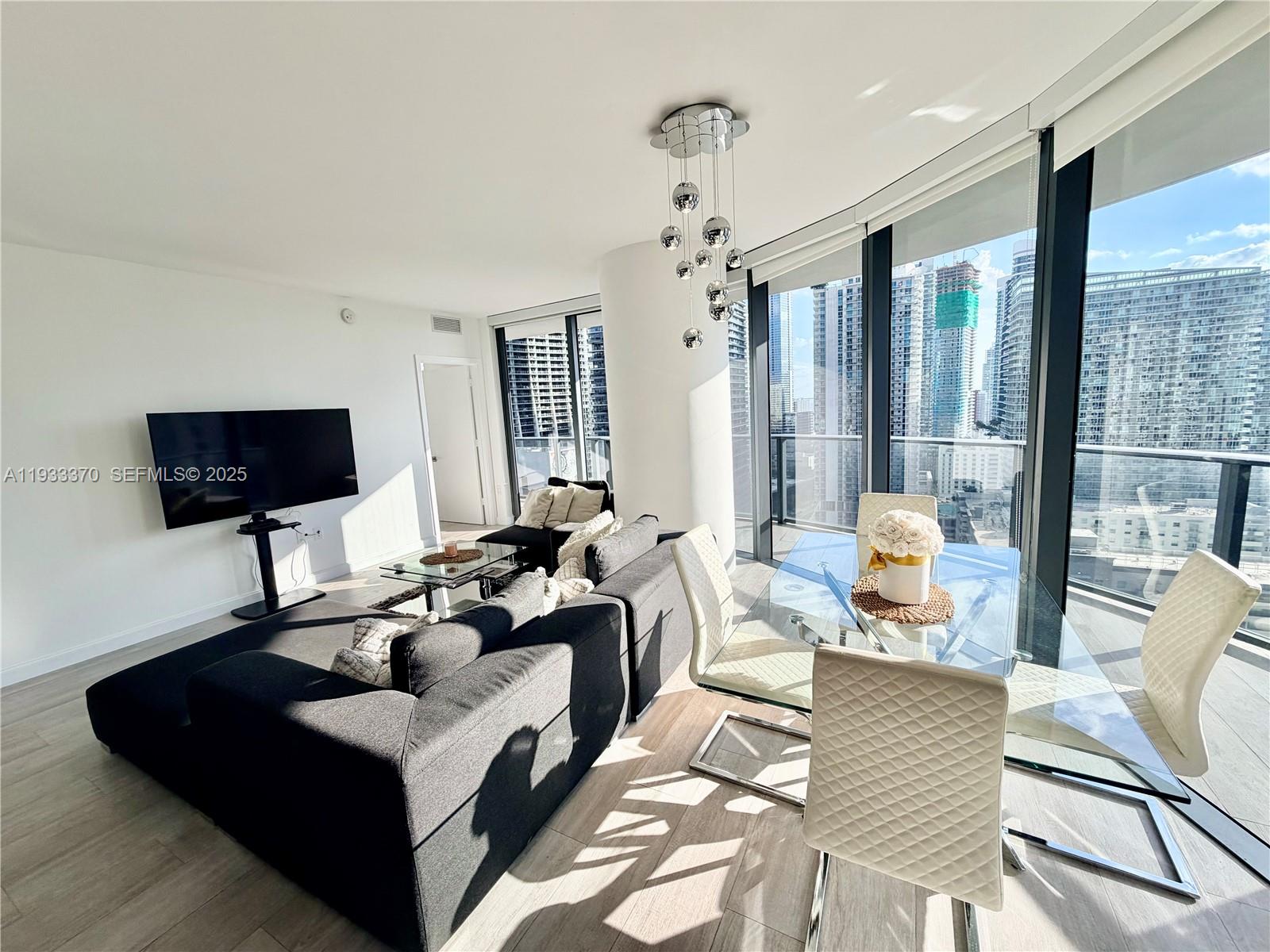 45 SW 9th St #2606, Miami FL 33130