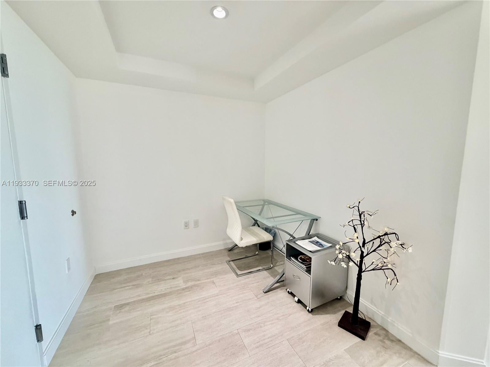 45 SW 9th St #2606, Miami FL 33130