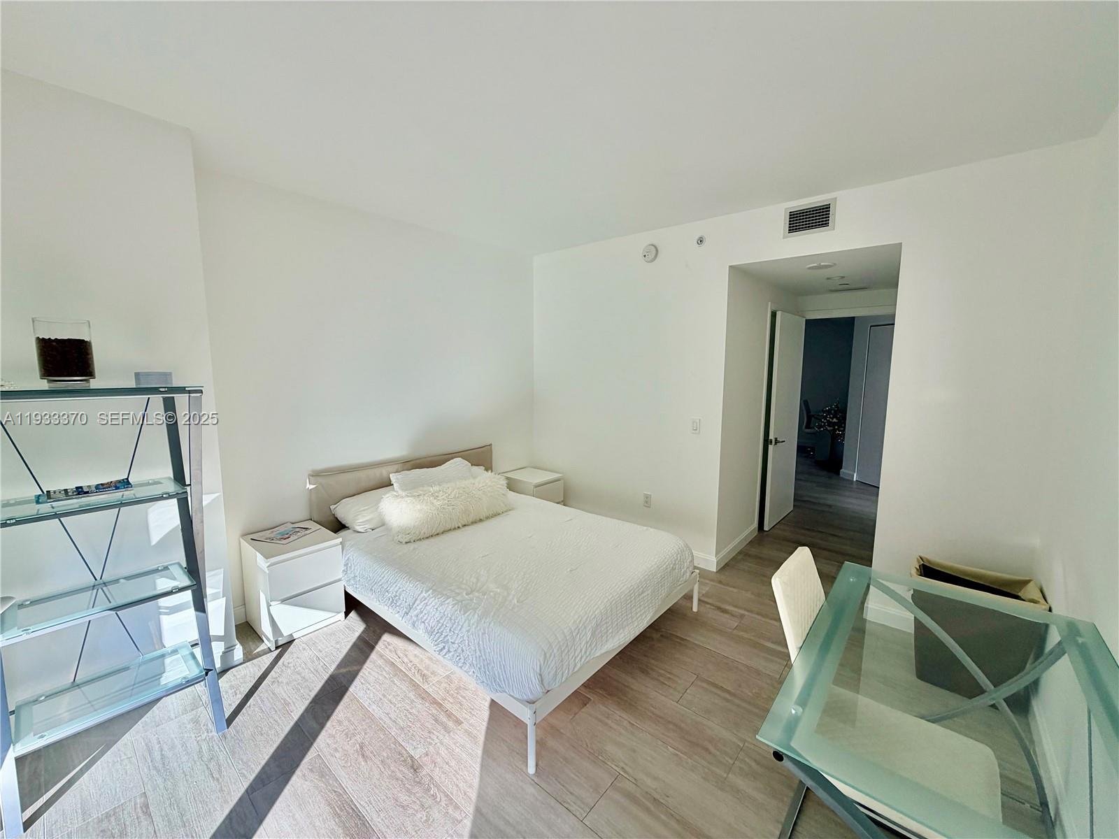 45 SW 9th St #2606, Miami FL 33130