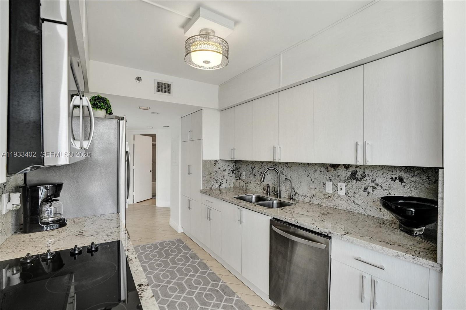 1000 E Island Blvd #503, Aventura FL 33160