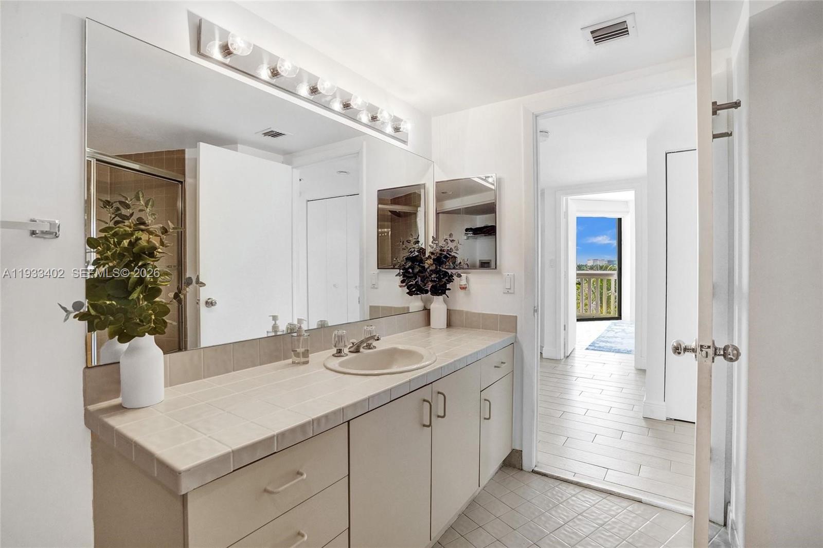 1000 E Island Blvd #503, Aventura FL 33160