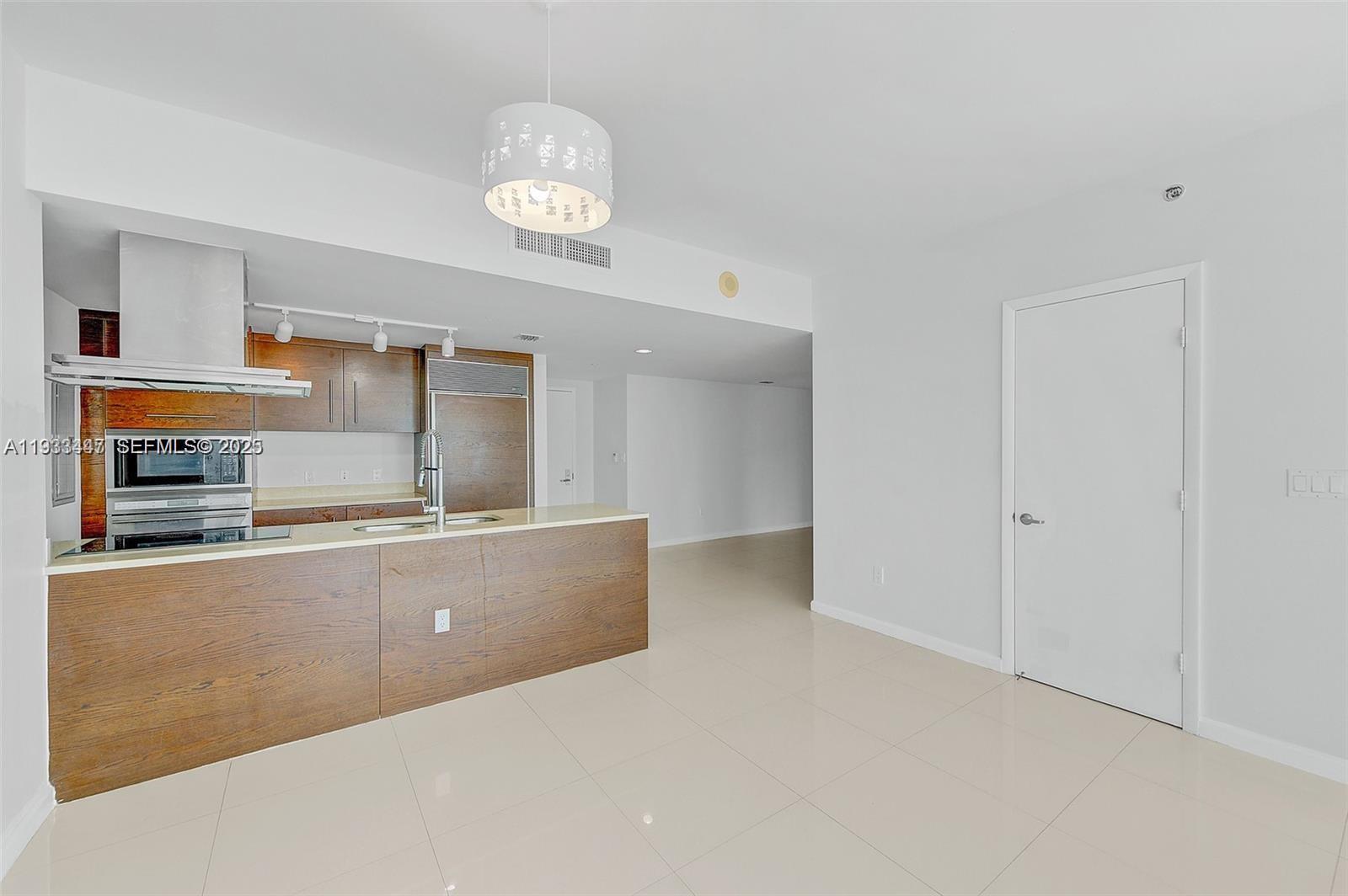 495 Brickell Ave #2103, Miami FL 33131