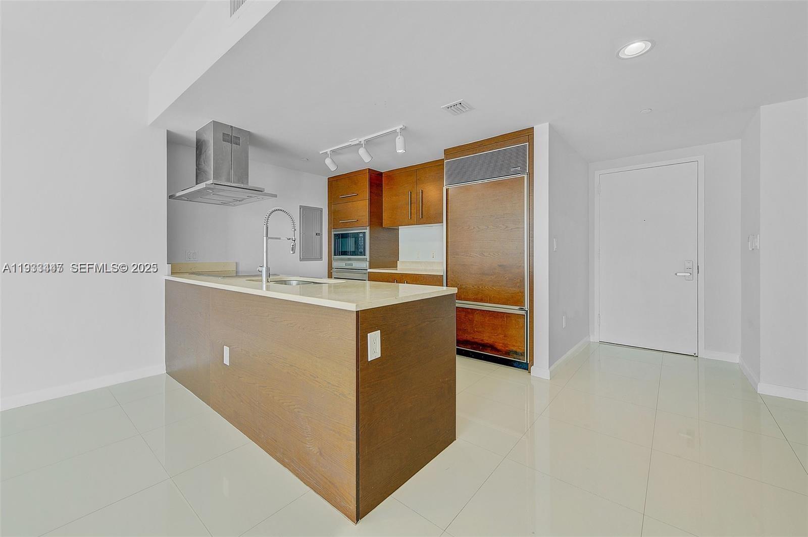495 Brickell Ave #2103, Miami FL 33131