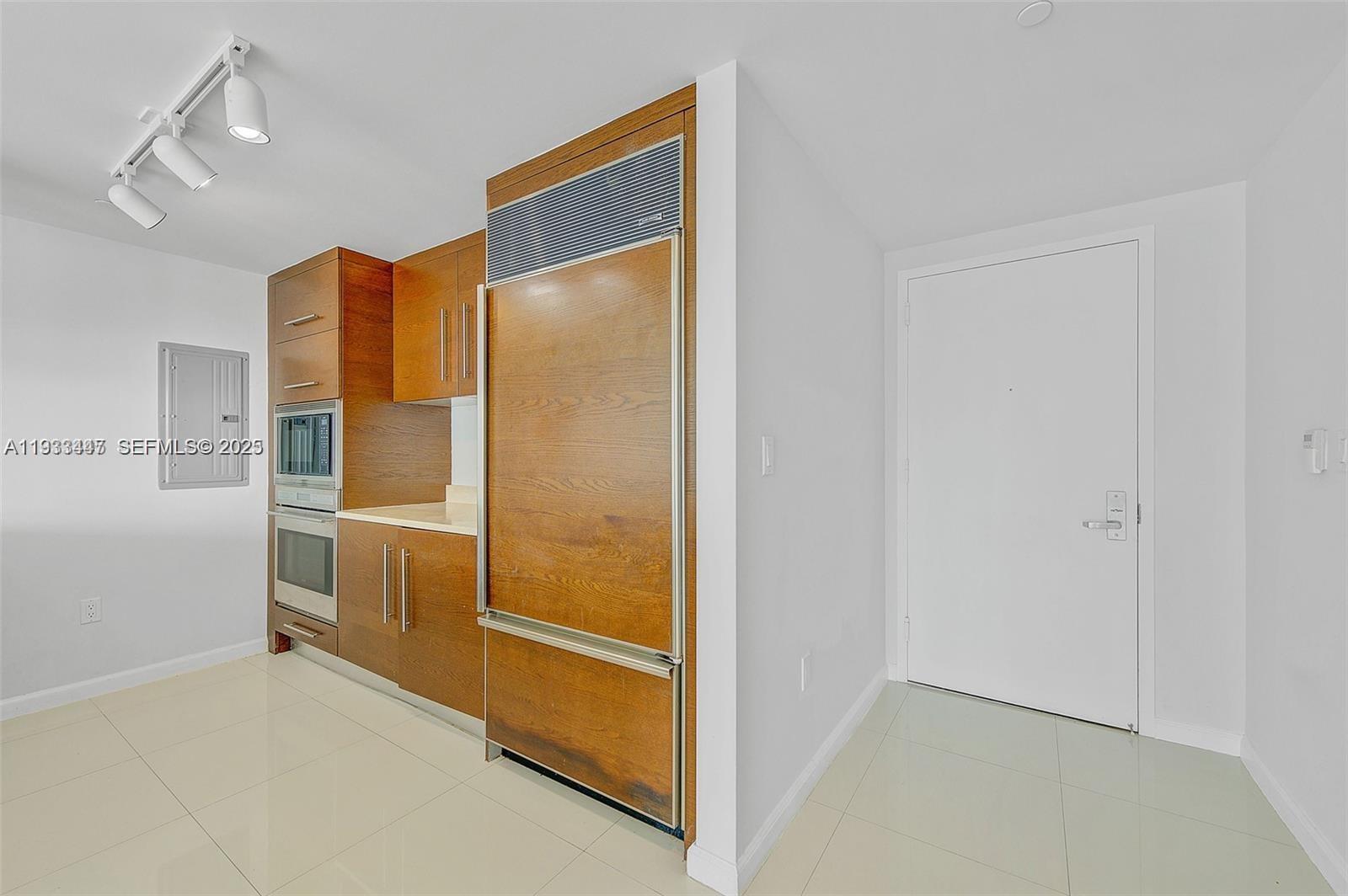 495 Brickell Ave #2103, Miami FL 33131