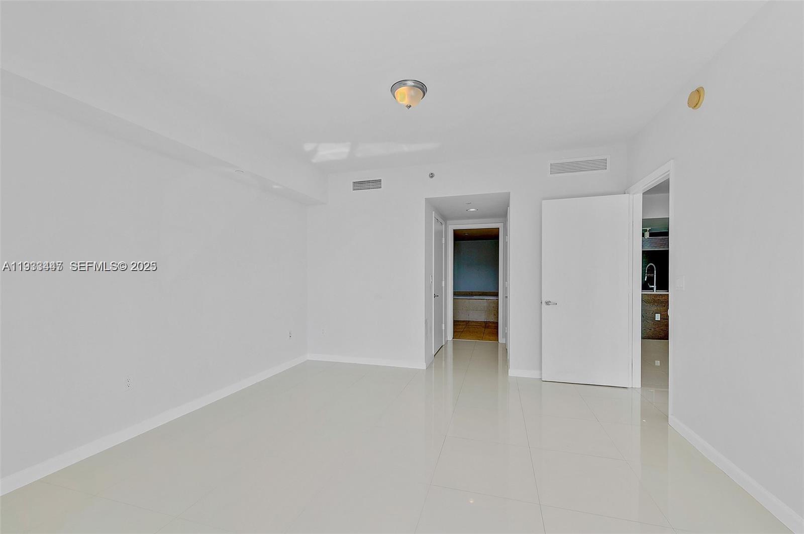 495 Brickell Ave #2103, Miami FL 33131
