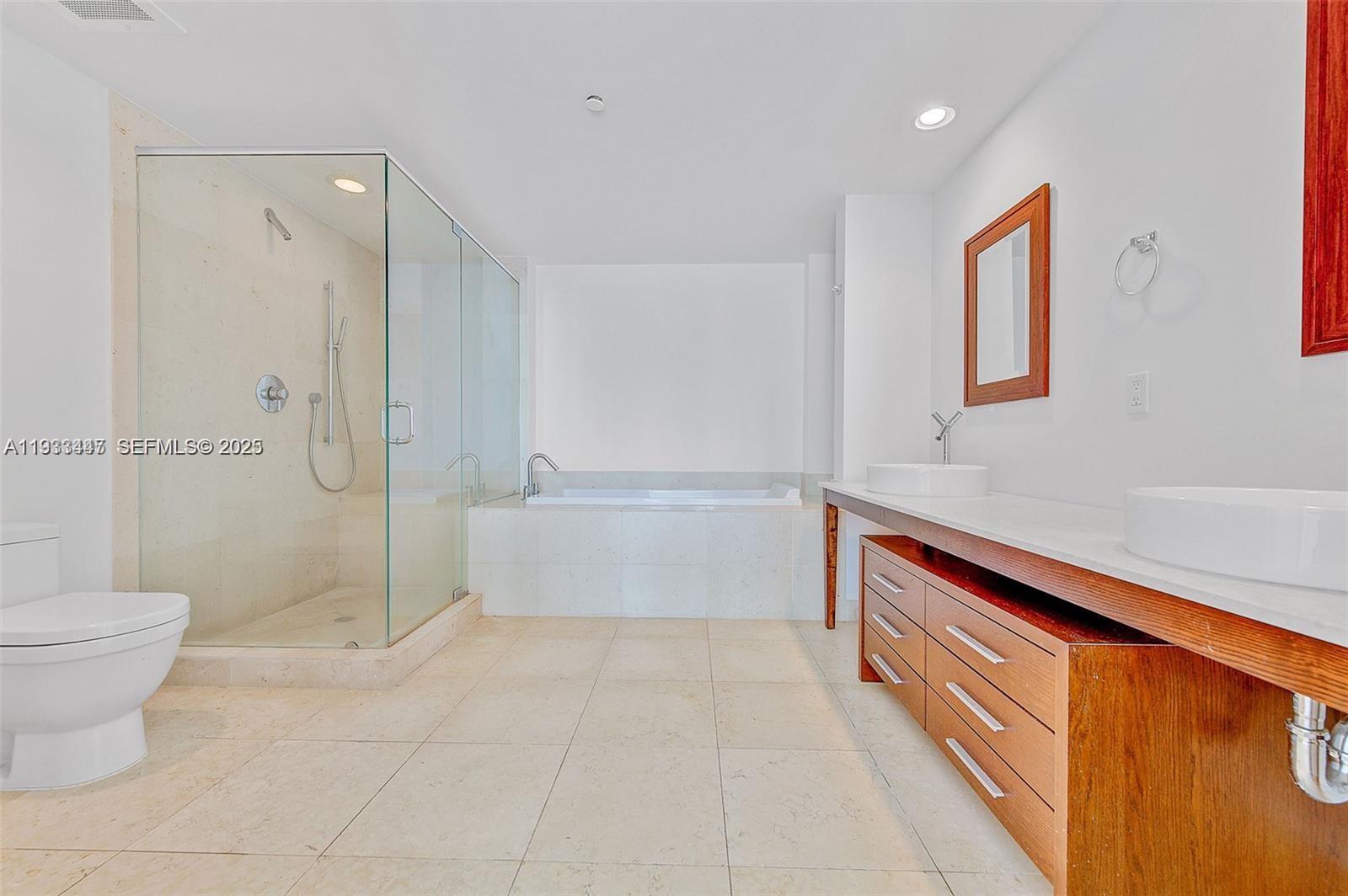 495 Brickell Ave #2103, Miami FL 33131