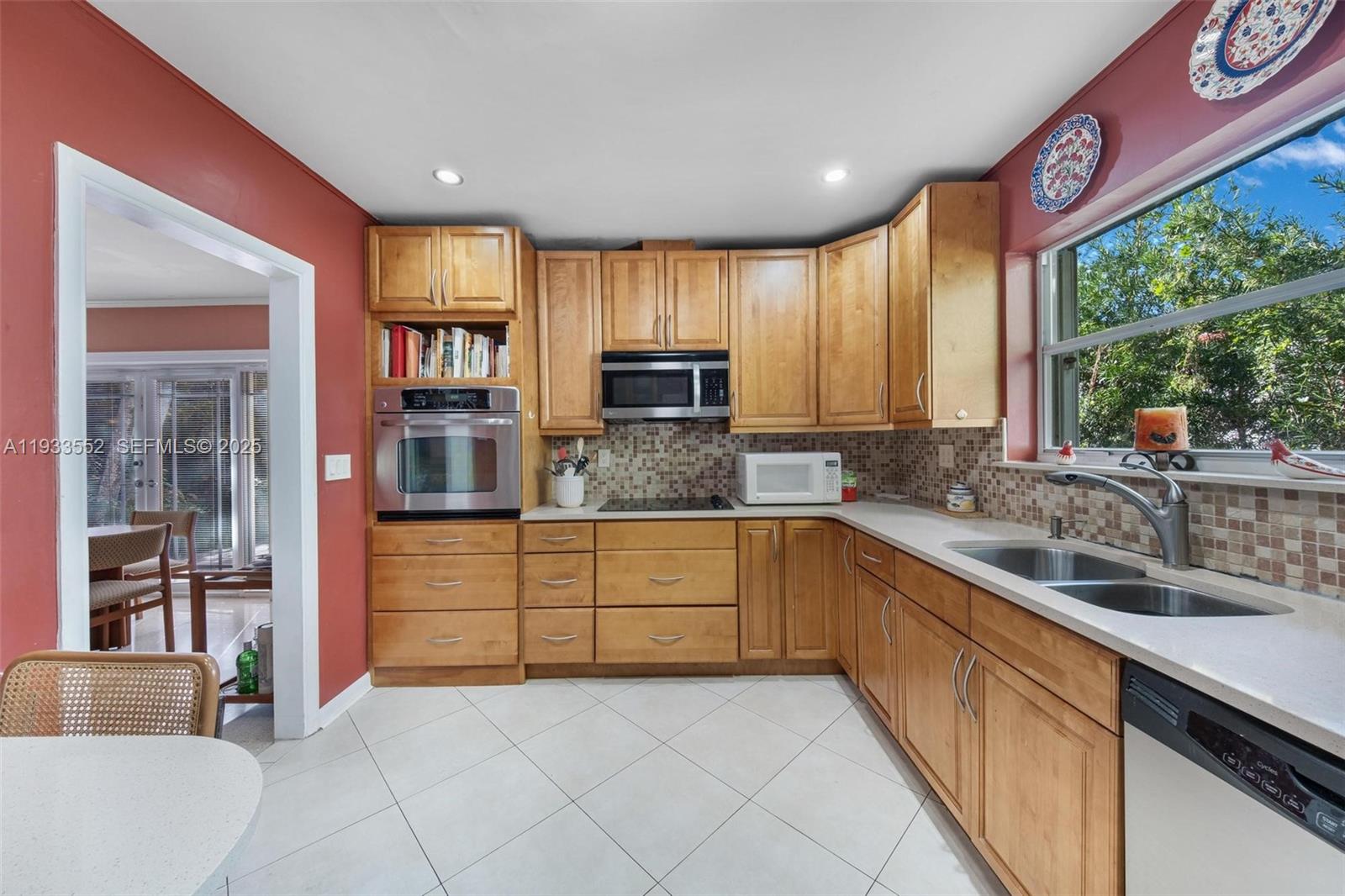 1530 Catalonia Ave, Coral Gables FL 33134