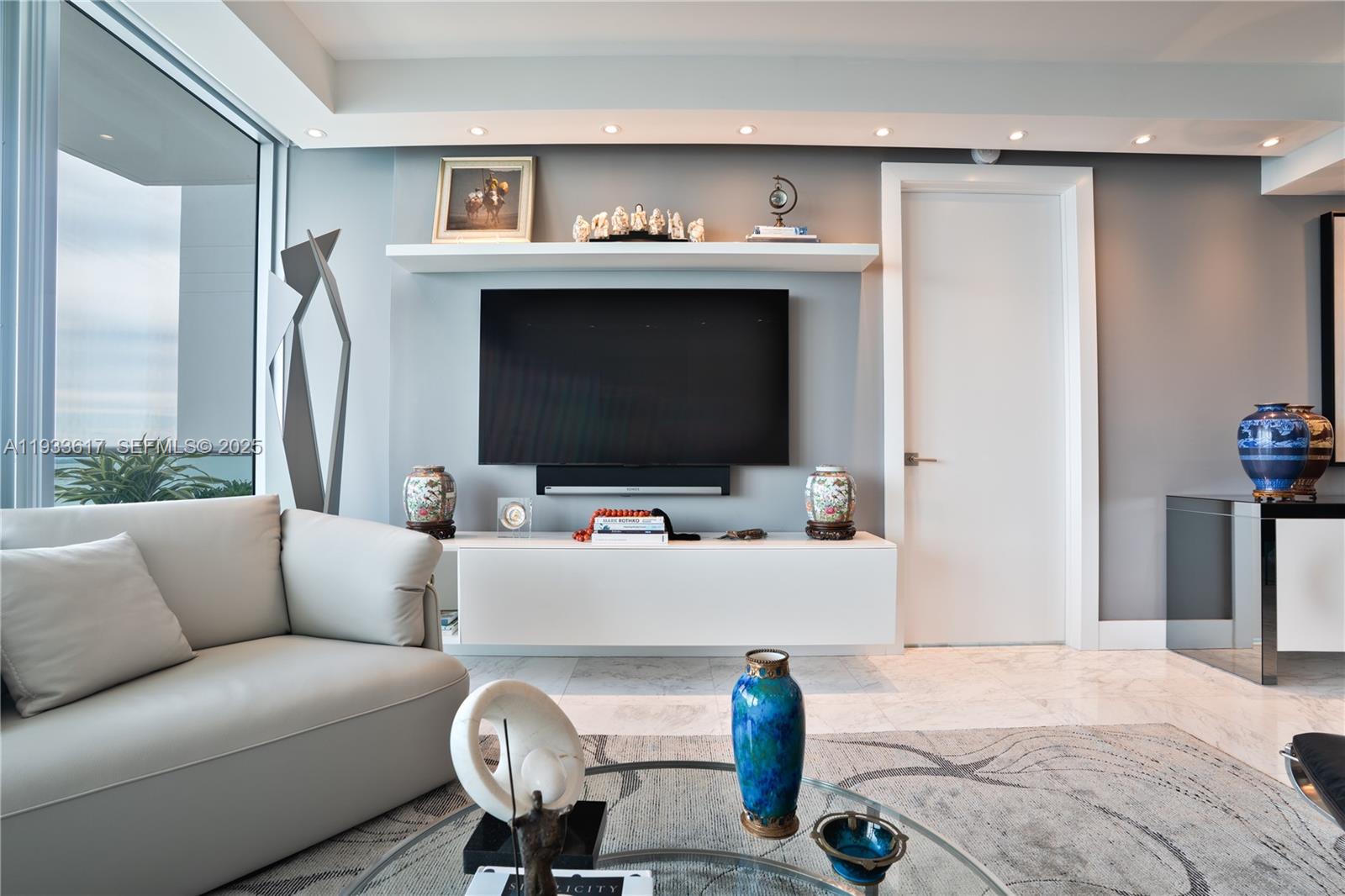 1331 Brickell Bay Dr #1609, Miami FL 33131