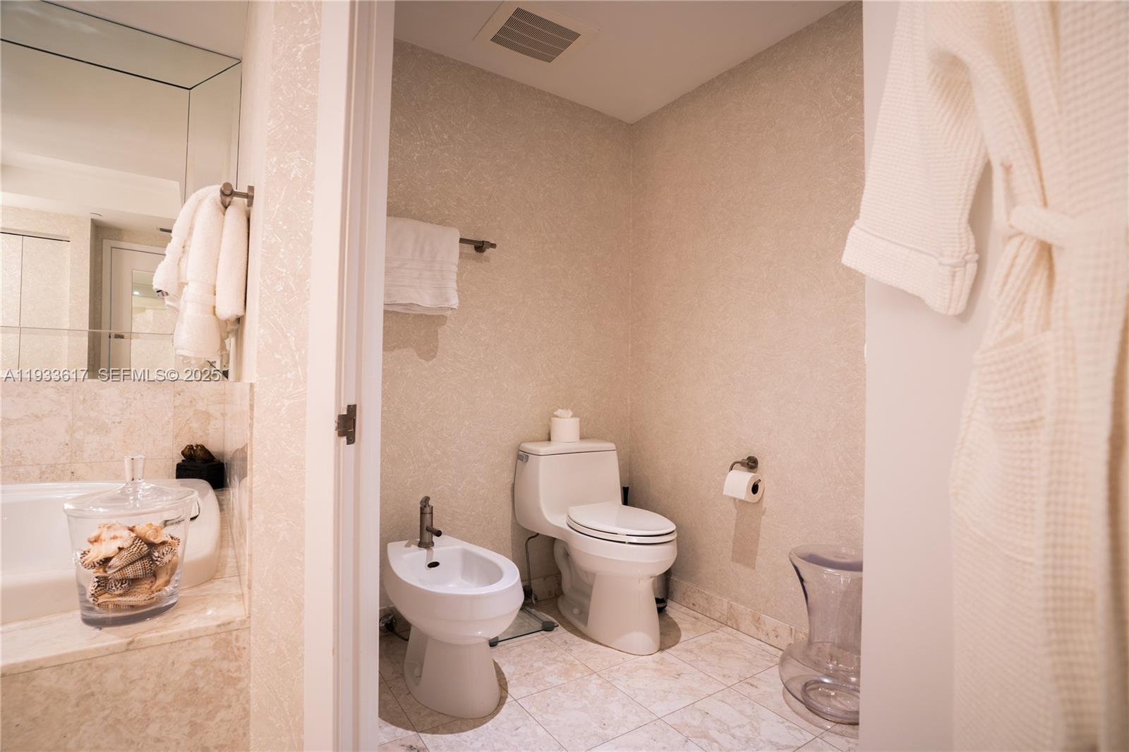 1331 Brickell Bay Dr #1609, Miami FL 33131