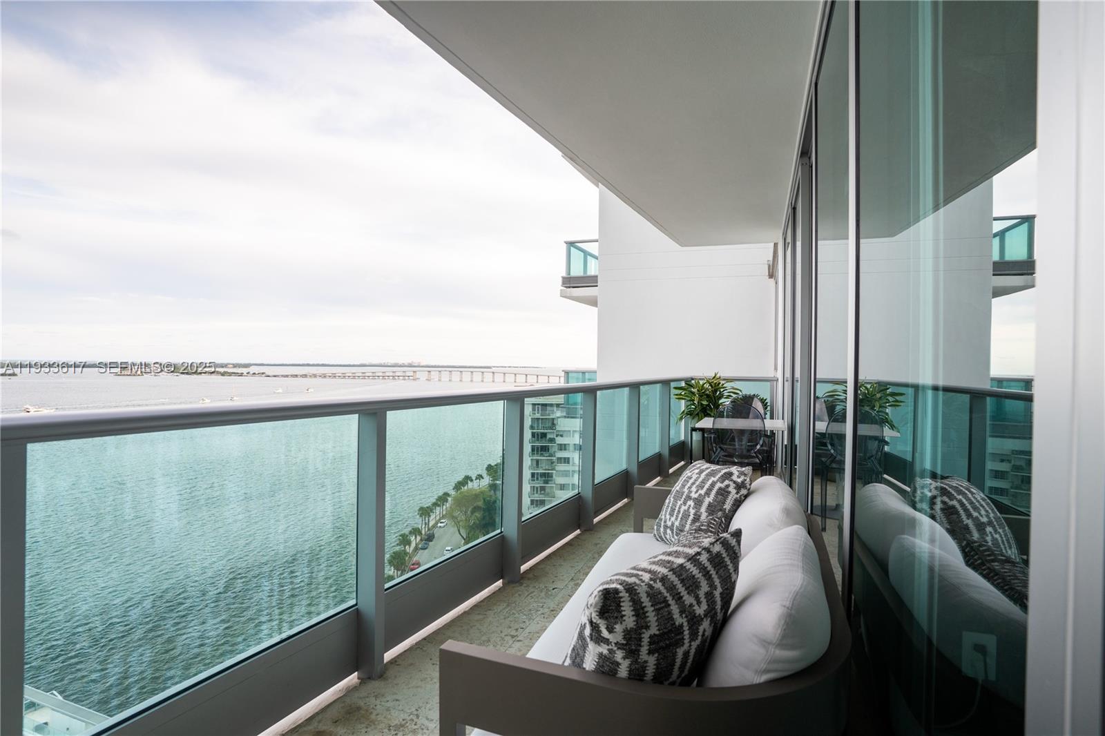 1331 Brickell Bay Dr #1609, Miami FL 33131