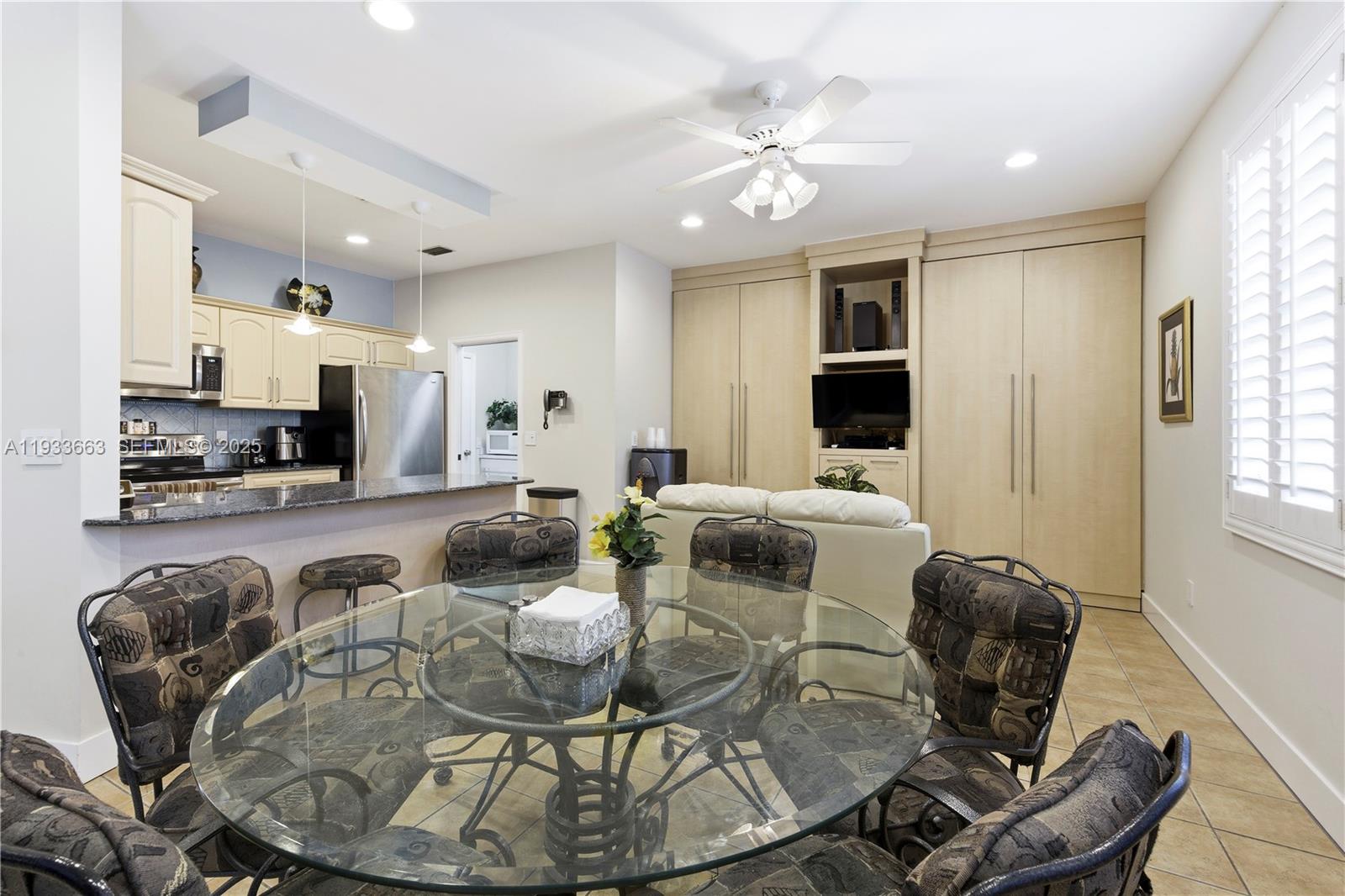 2607 Holy Cross Ln, Lake Worth FL 33460