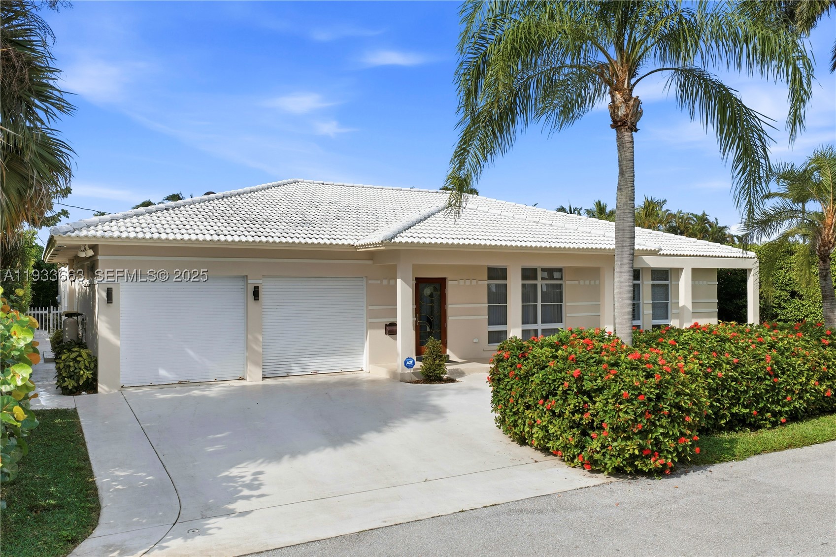 2607 Holy Cross Ln, Lake Worth FL 33460