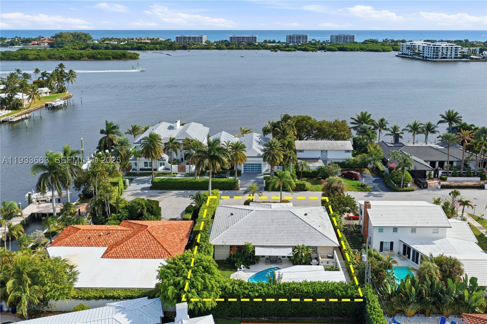 2607 Holy Cross Ln, Lake Worth FL 33460