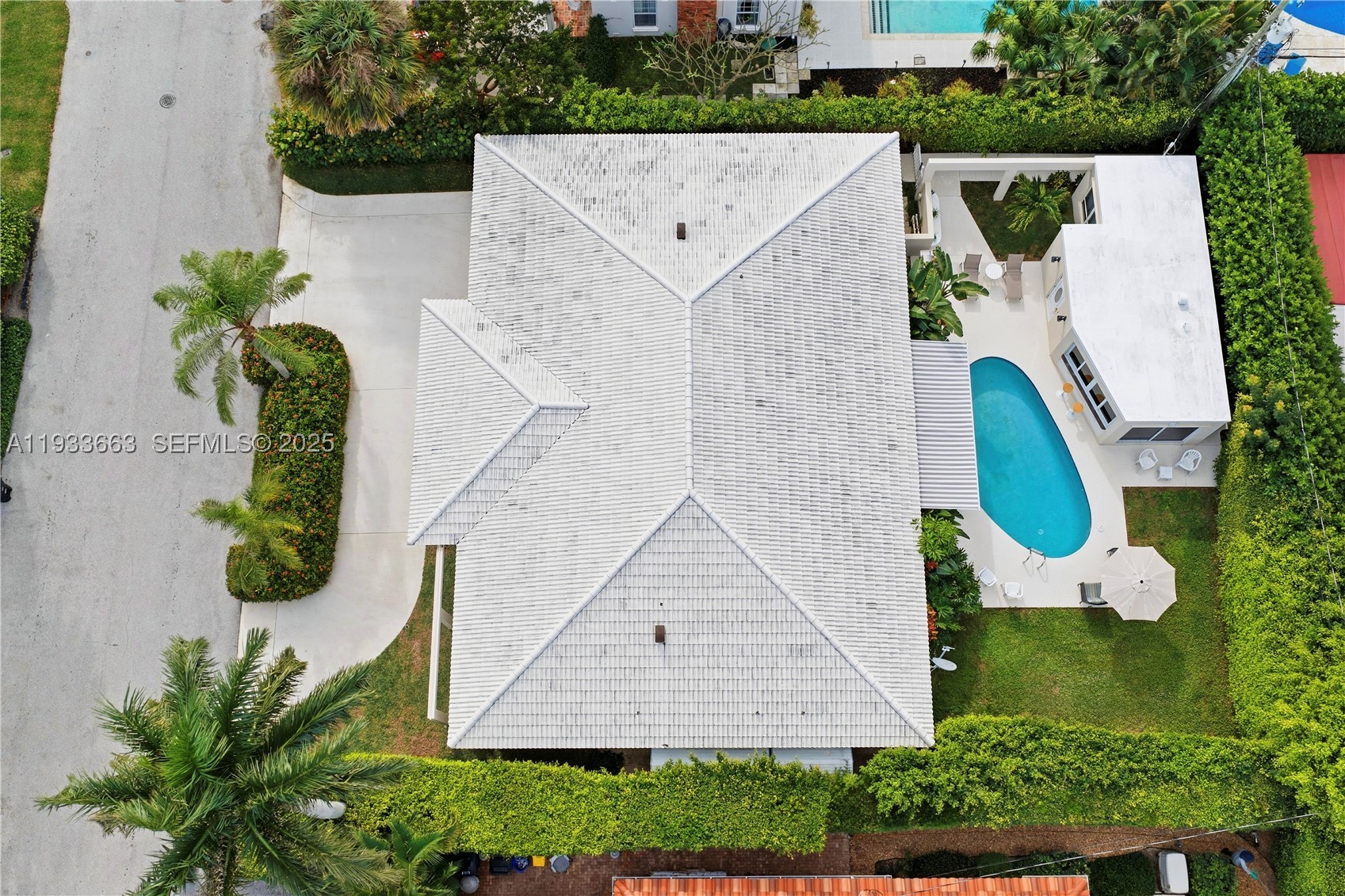 2607 Holy Cross Ln, Lake Worth FL 33460