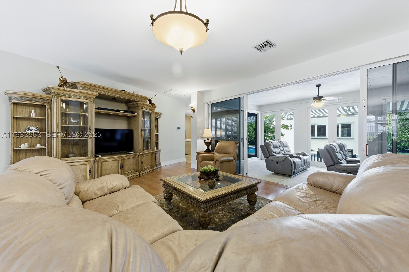 2607 Holy Cross Ln, Lake Worth FL 33460
