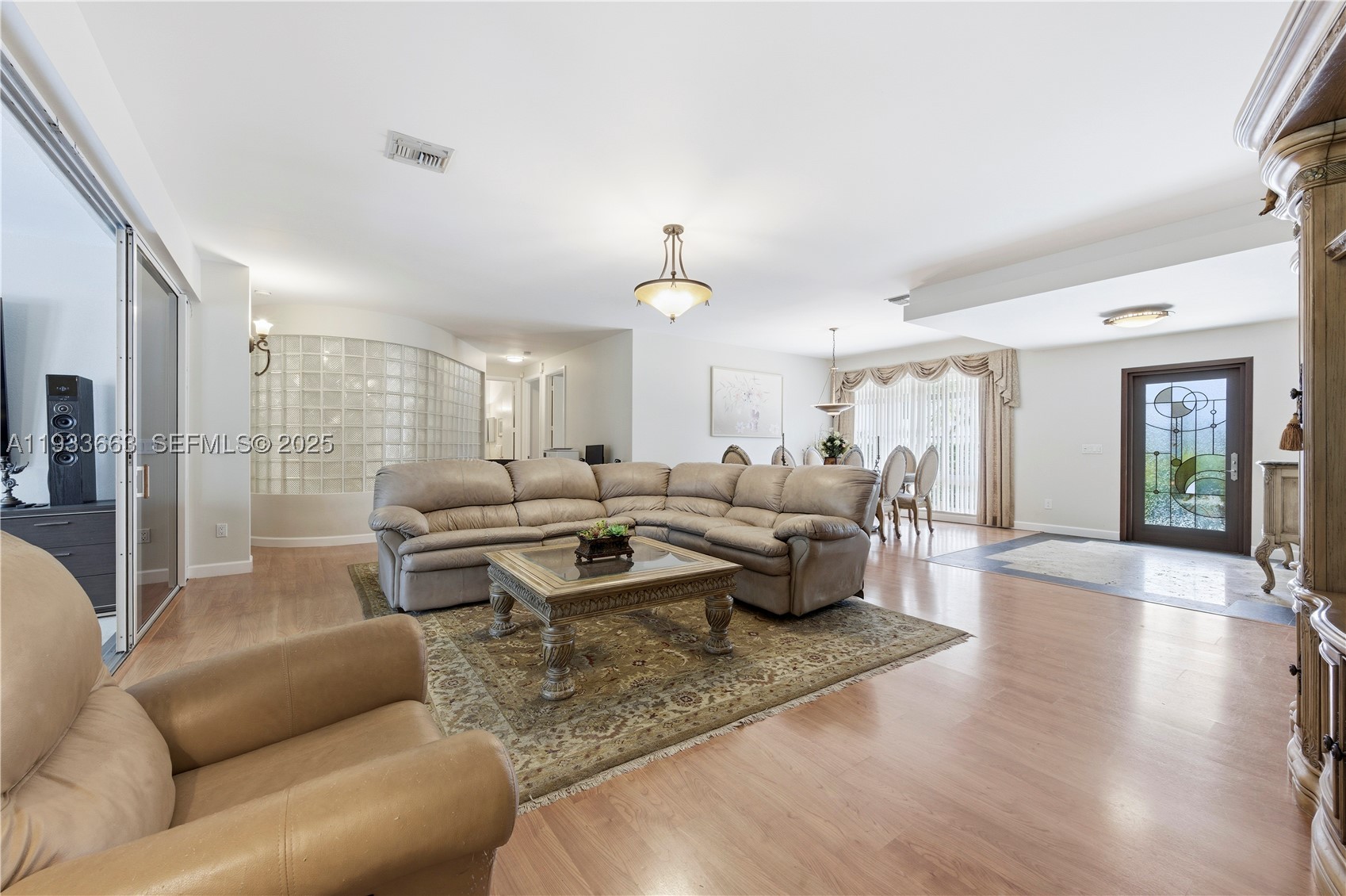 2607 Holy Cross Ln, Lake Worth FL 33460