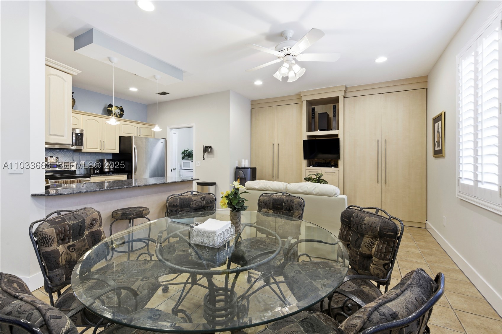 2607 Holy Cross Ln, Lake Worth FL 33460