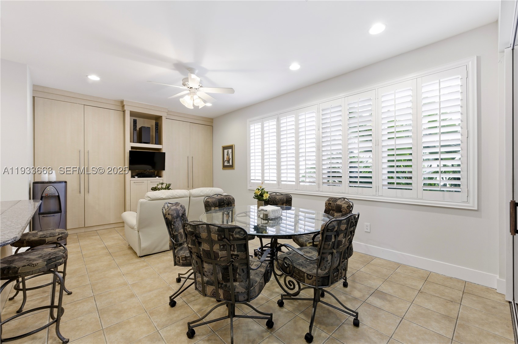 2607 Holy Cross Ln, Lake Worth FL 33460