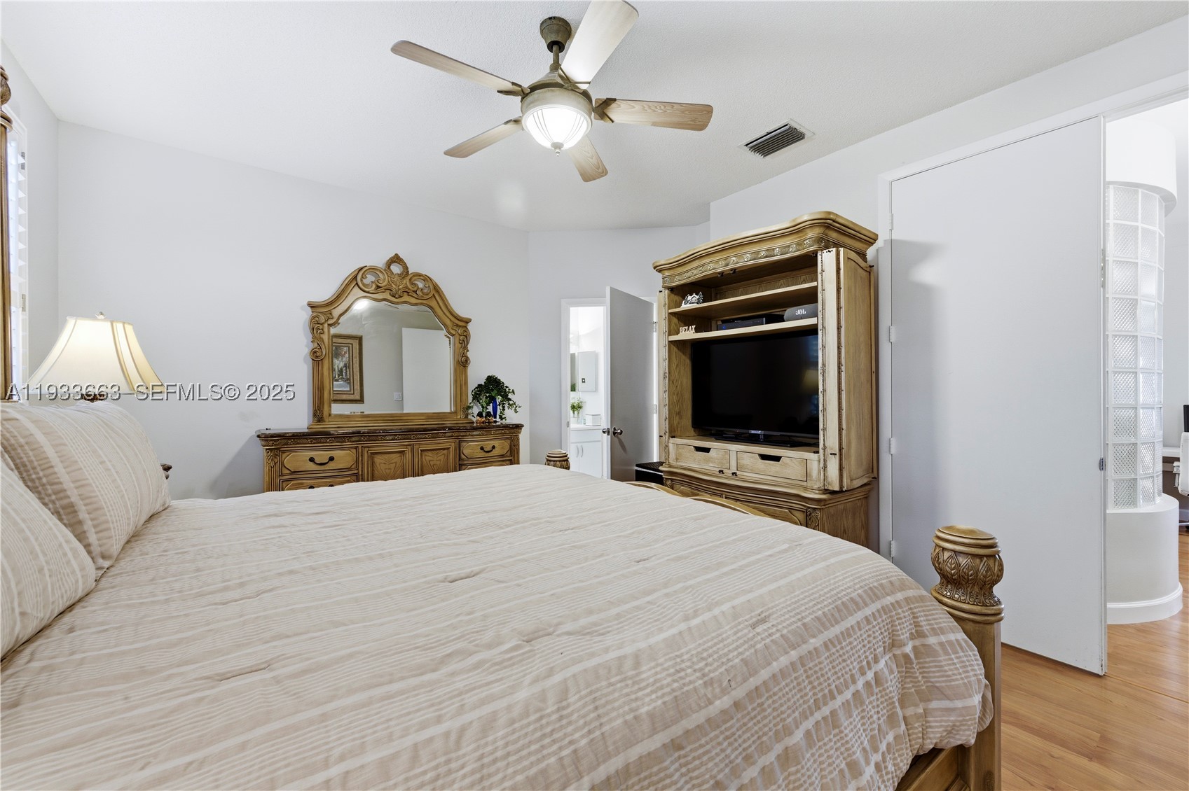 2607 Holy Cross Ln, Lake Worth FL 33460