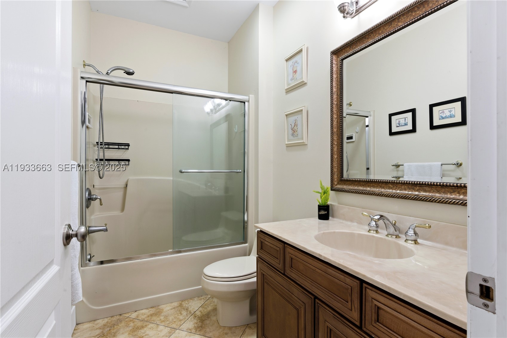 2607 Holy Cross Ln, Lake Worth FL 33460