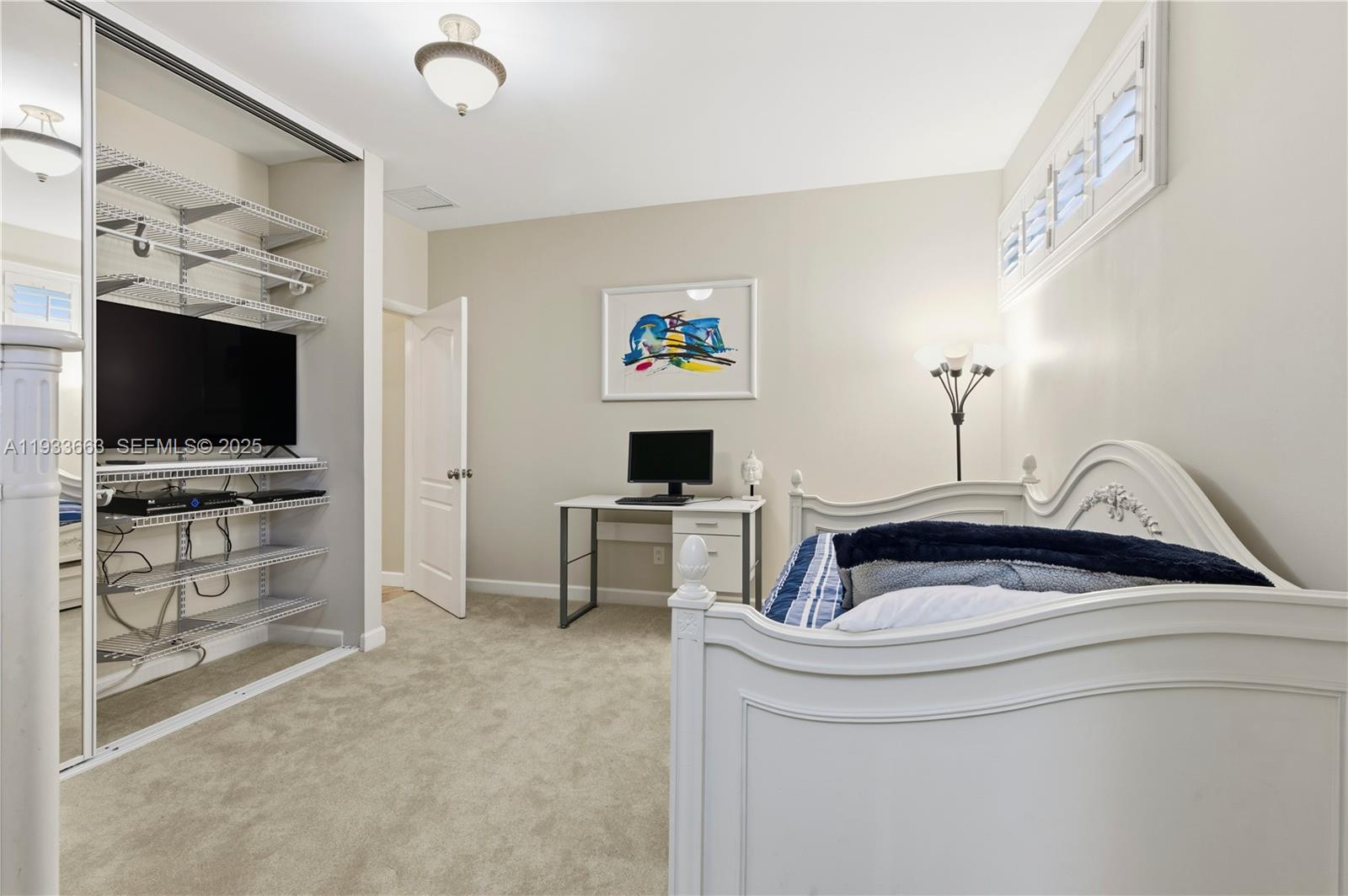 2607 Holy Cross Ln, Lake Worth FL 33460