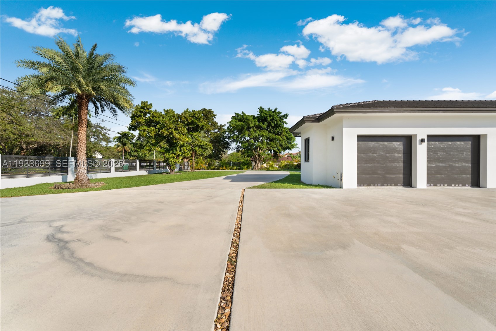 10398 SW 64th St, Miami FL 33173